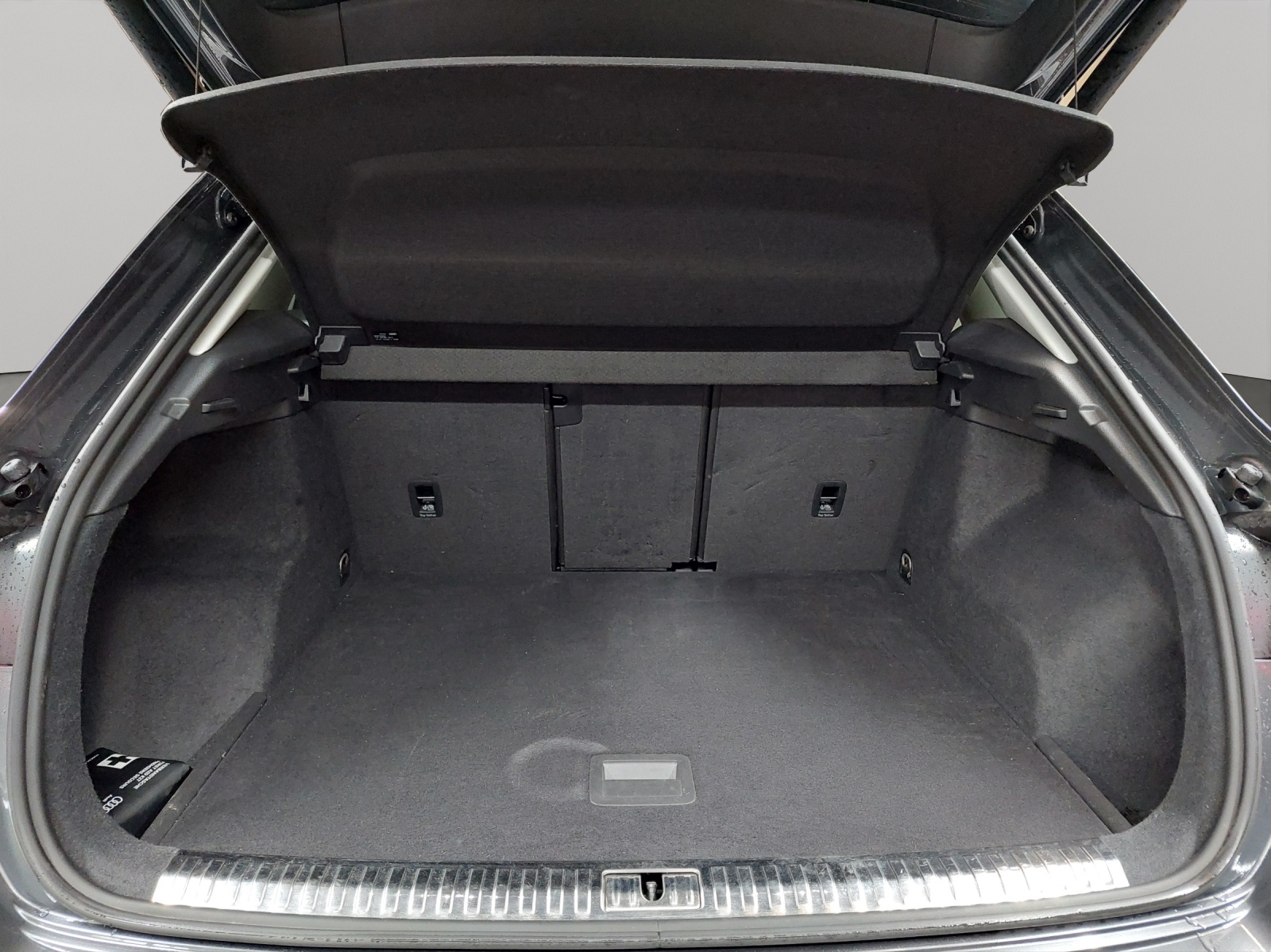 AUDI Q3 35 TDI S line quattro S-tronic-image-10