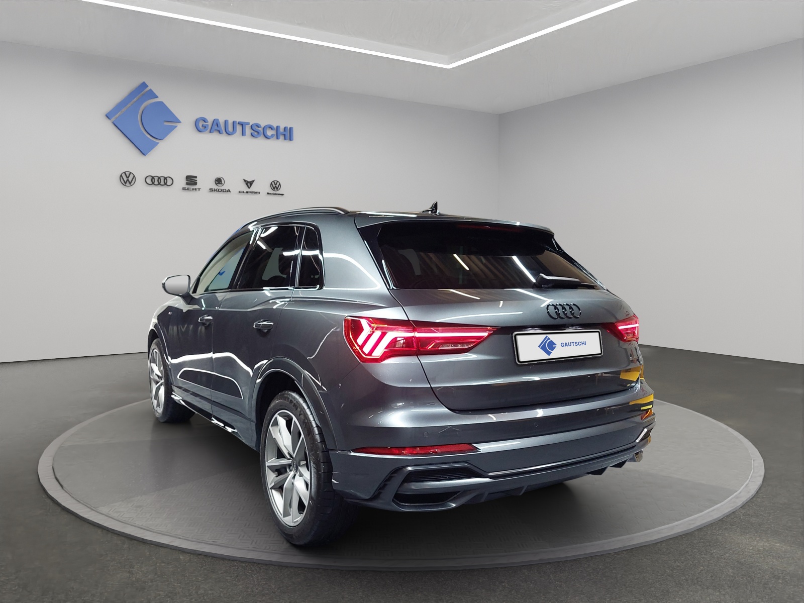 AUDI Q3 35 TDI S line quattro S-tronic-image-2