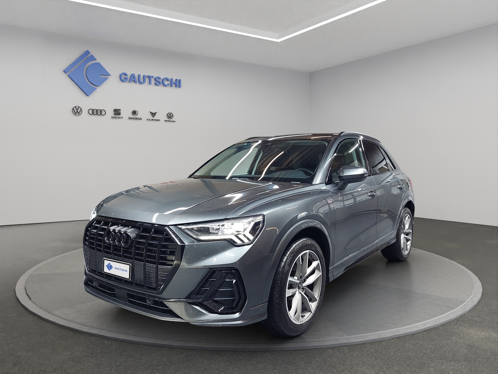 AUDI Q3 35 TDI S line quattro S-tronic — slika 1