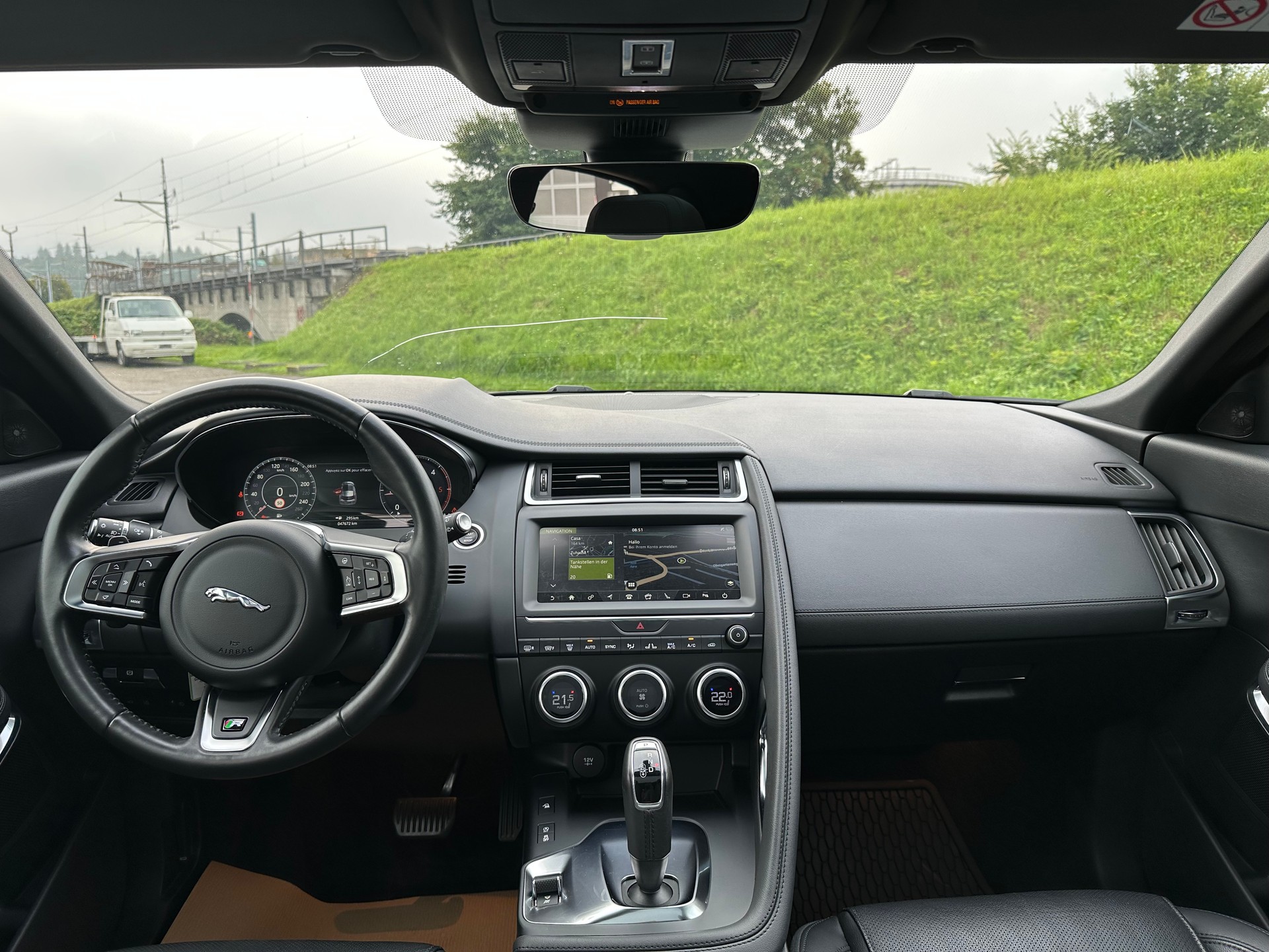 JAGUAR E-Pace 2.0d D150 S AWD Automatik-image-12