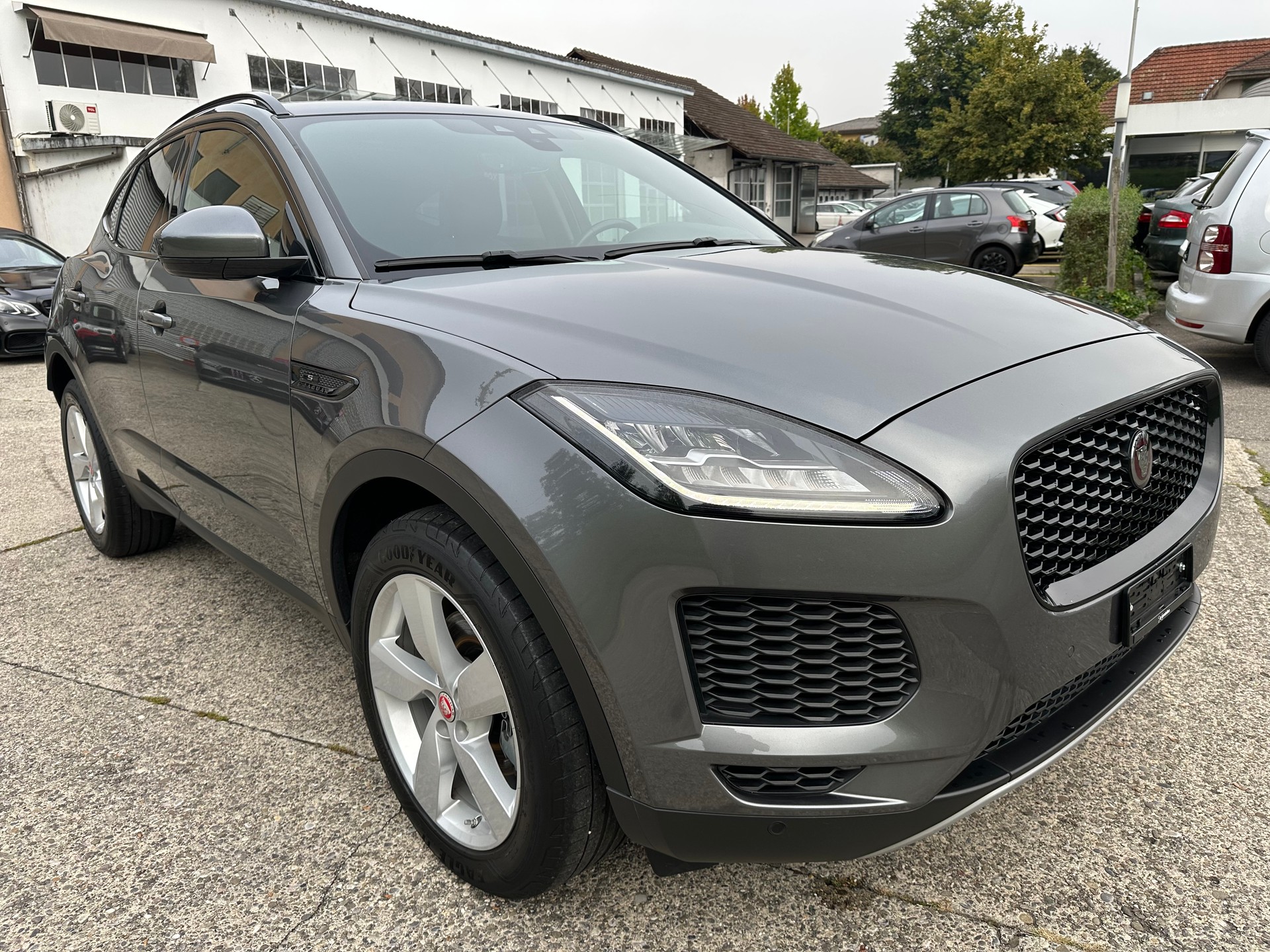 JAGUAR E-Pace 2.0d D150 S AWD Automatik-image-6