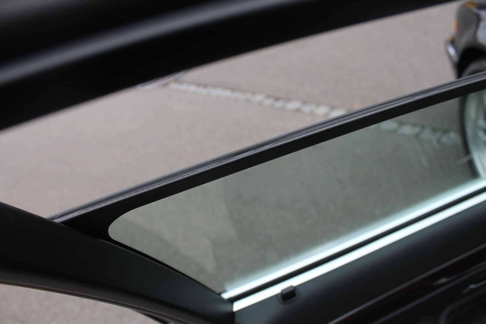 BMW 740i-image-17