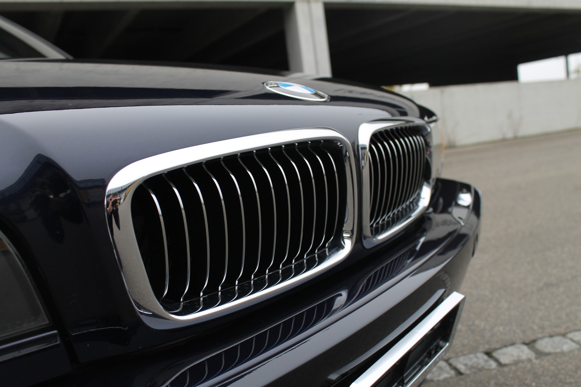 BMW 740i-image-10
