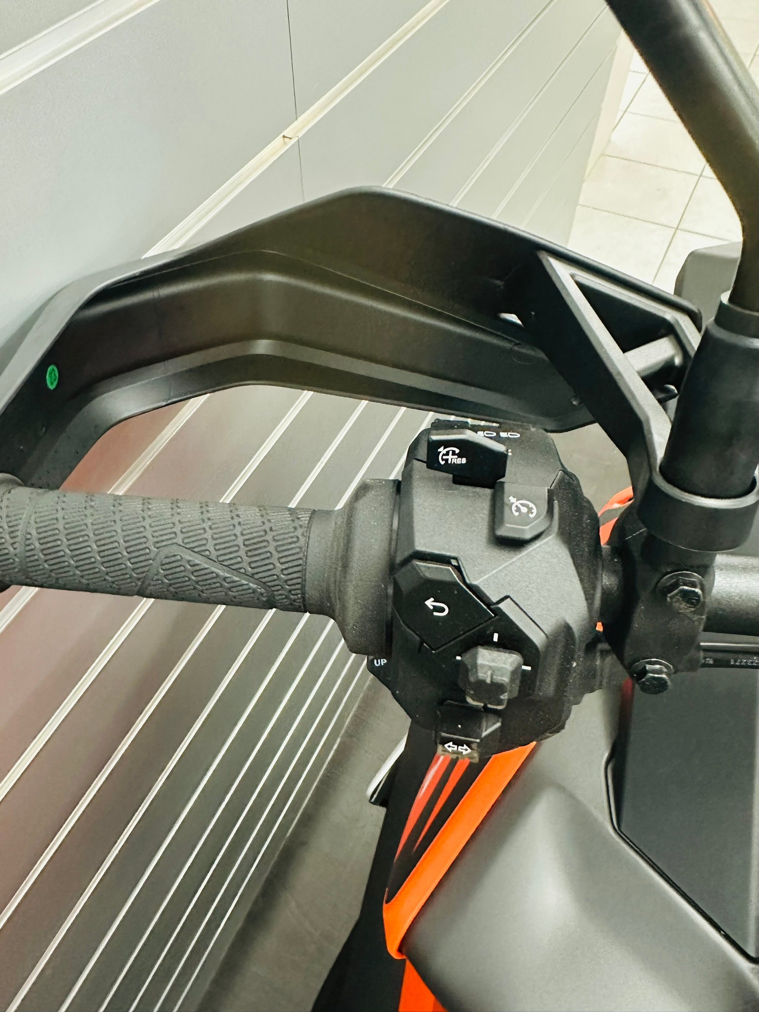 KTM 1390 Super Adventure S EVO-image-4