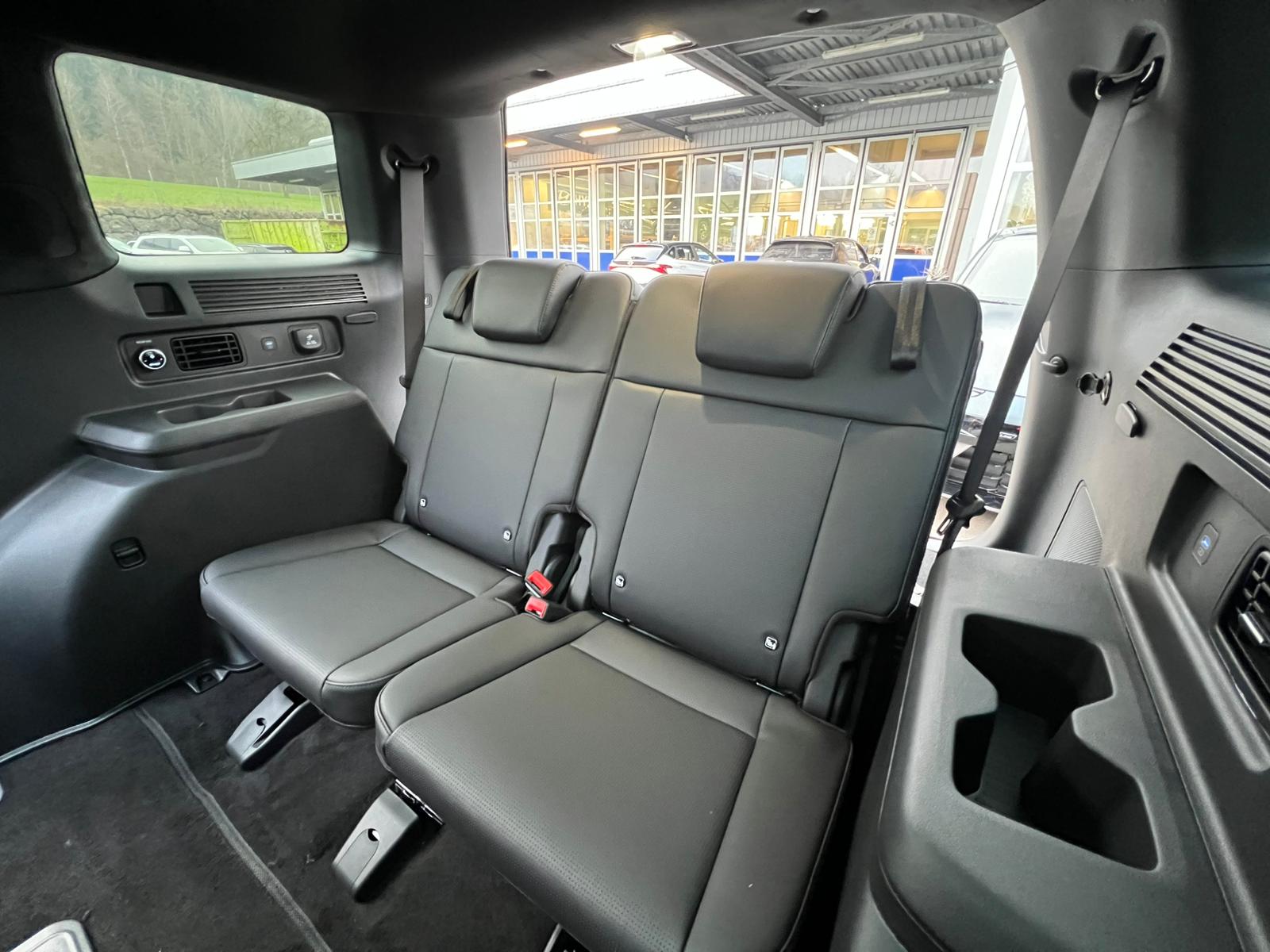 HYUNDAI Santa Fe 1.6 T-GDi HEV Calligraphy 4WD Automatic-image-11