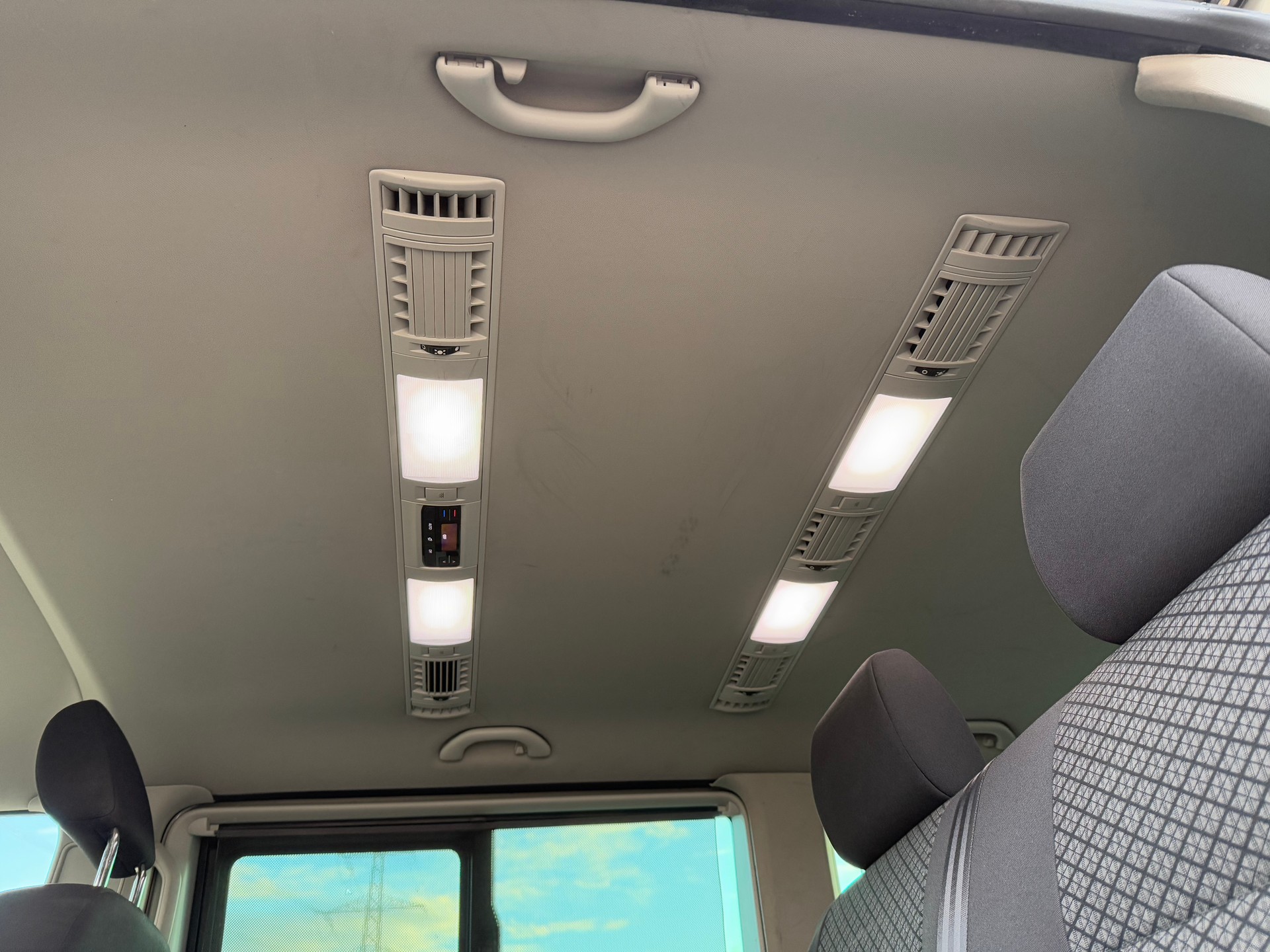 VW T6.1 Caravelle 2.0 TDI Trendline Liberty 4Motion DSG-image-11