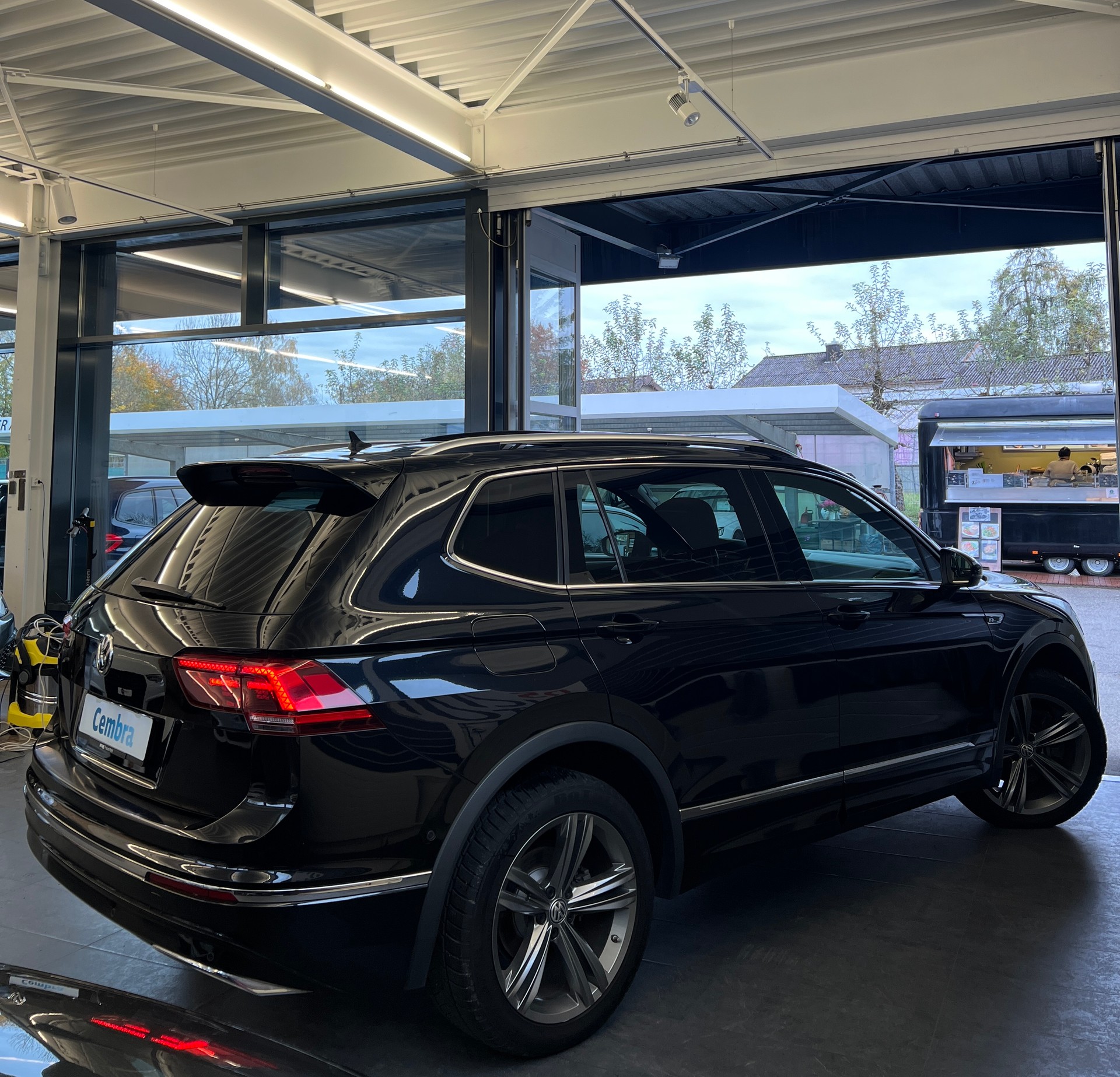 VW Tiguan Allspace 2.0 TDI SCR Highline 4Motion DSG-image-3