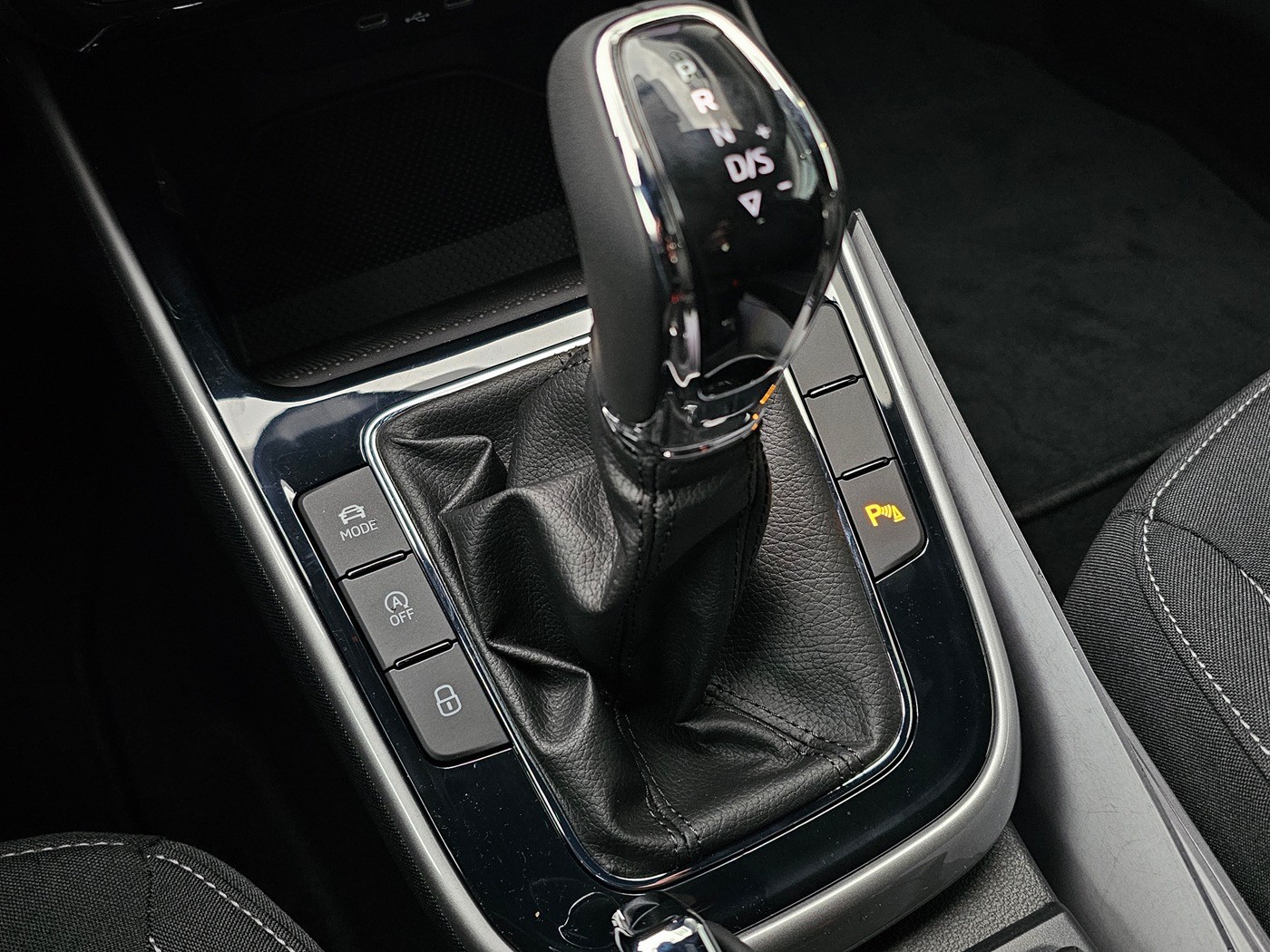 SKODA Fabia 1.5 TSI Monte Carlo DSG-image-11