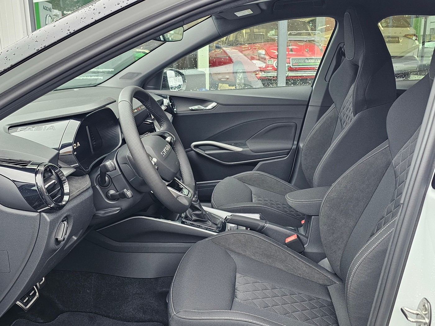 SKODA Fabia 1.5 TSI Monte Carlo DSG-image-5