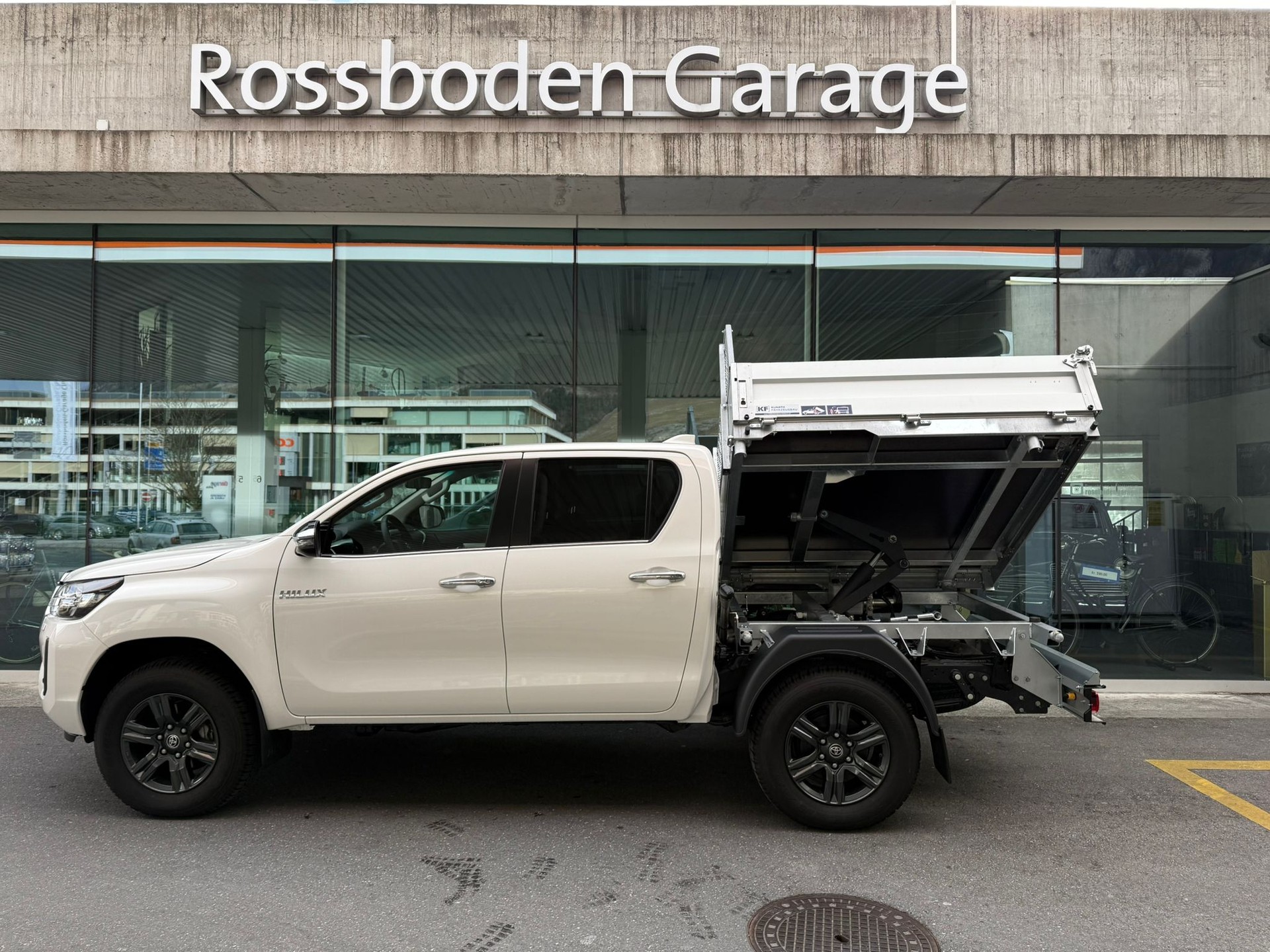 TOYOTA Hilux 2.4d Style Double Cab 4x4 A-image-1