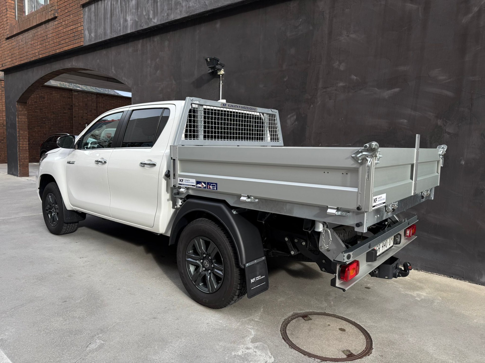 TOYOTA Hilux 2.4d Style Double Cab 4x4 A-image-7