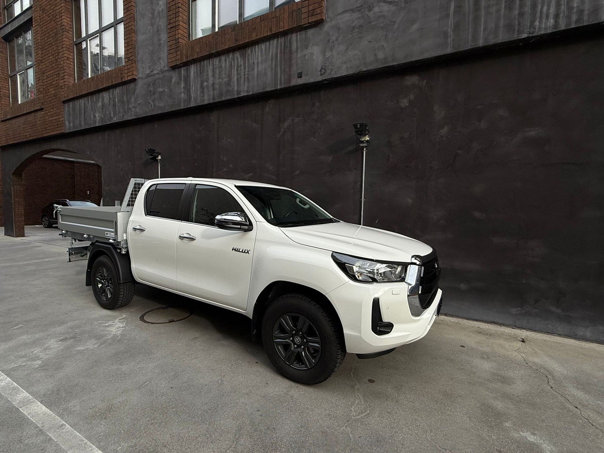 TOYOTA Hilux 2.4d Style Double Cab 4x4 A-image-4