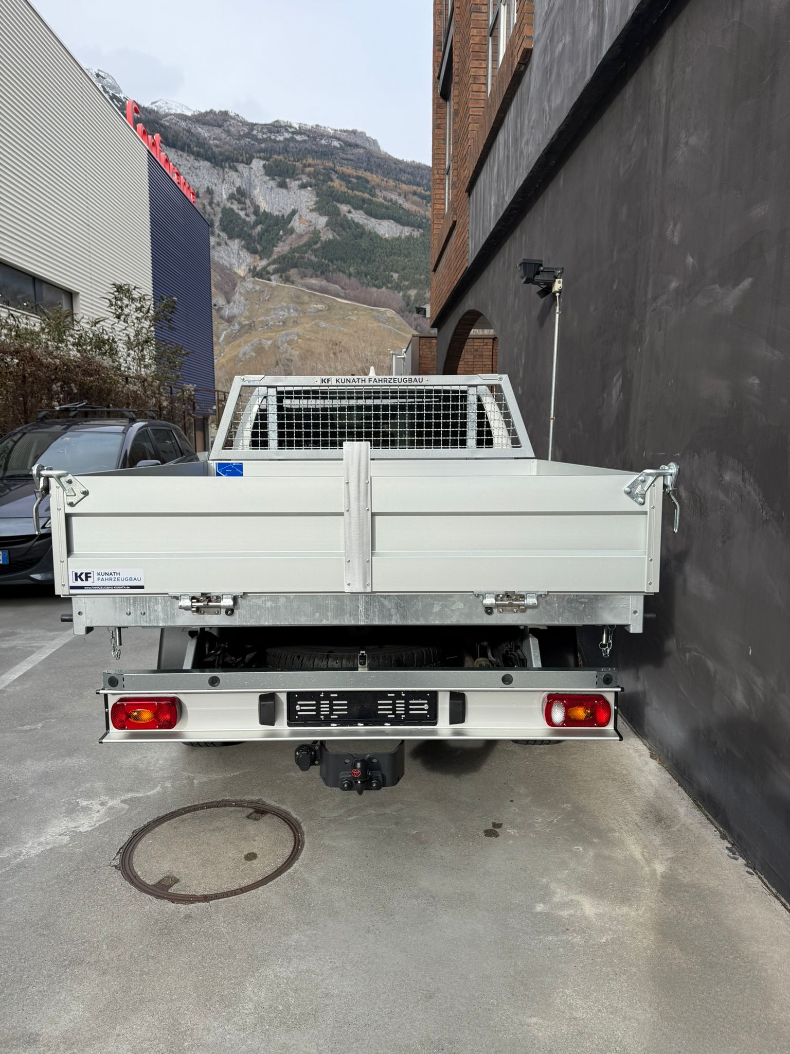 TOYOTA Hilux 2.4d Style Double Cab 4x4 A-image-8