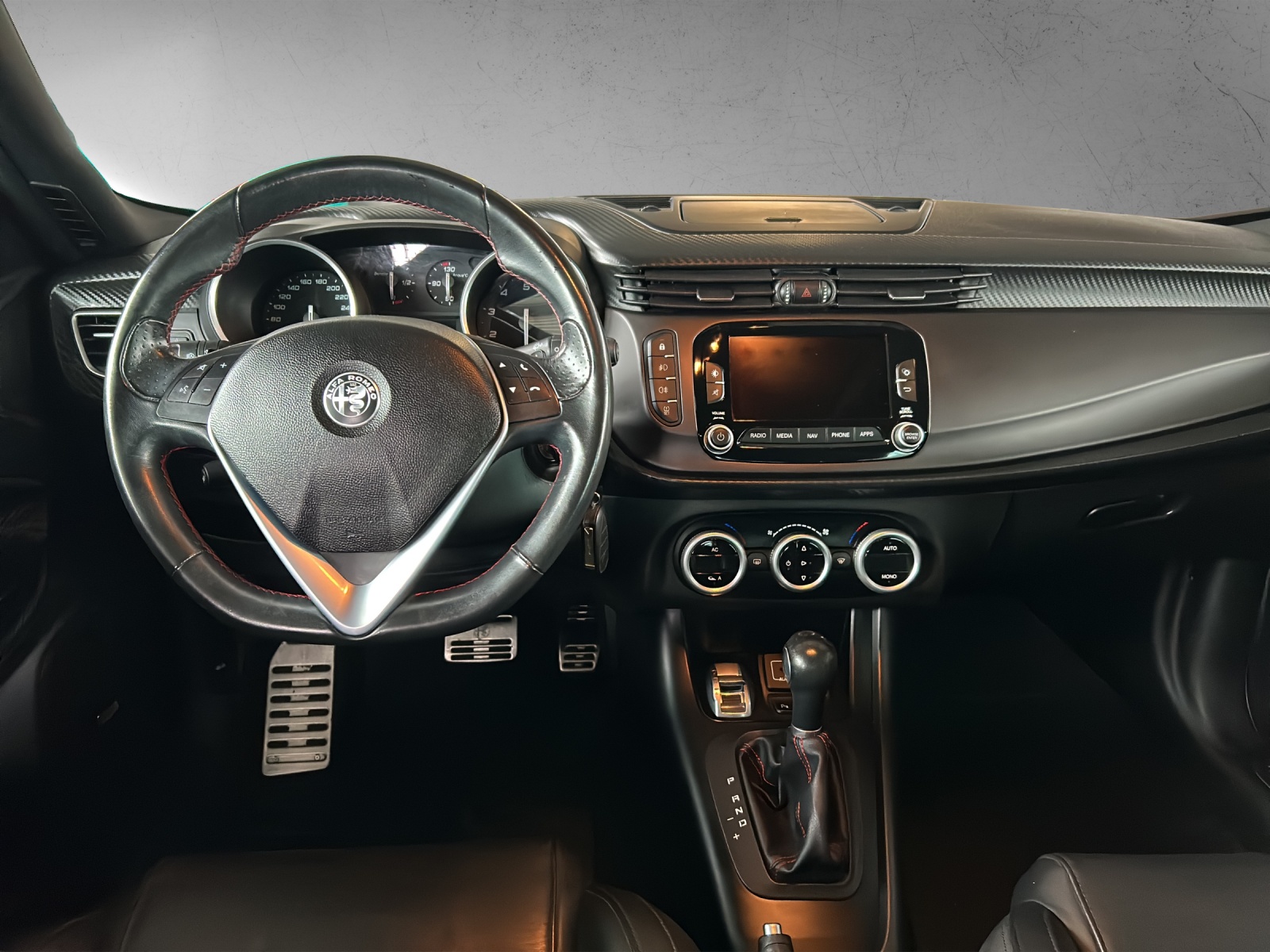ALFA ROMEO Giulietta 1750 TBi Veloce TCT-image-5