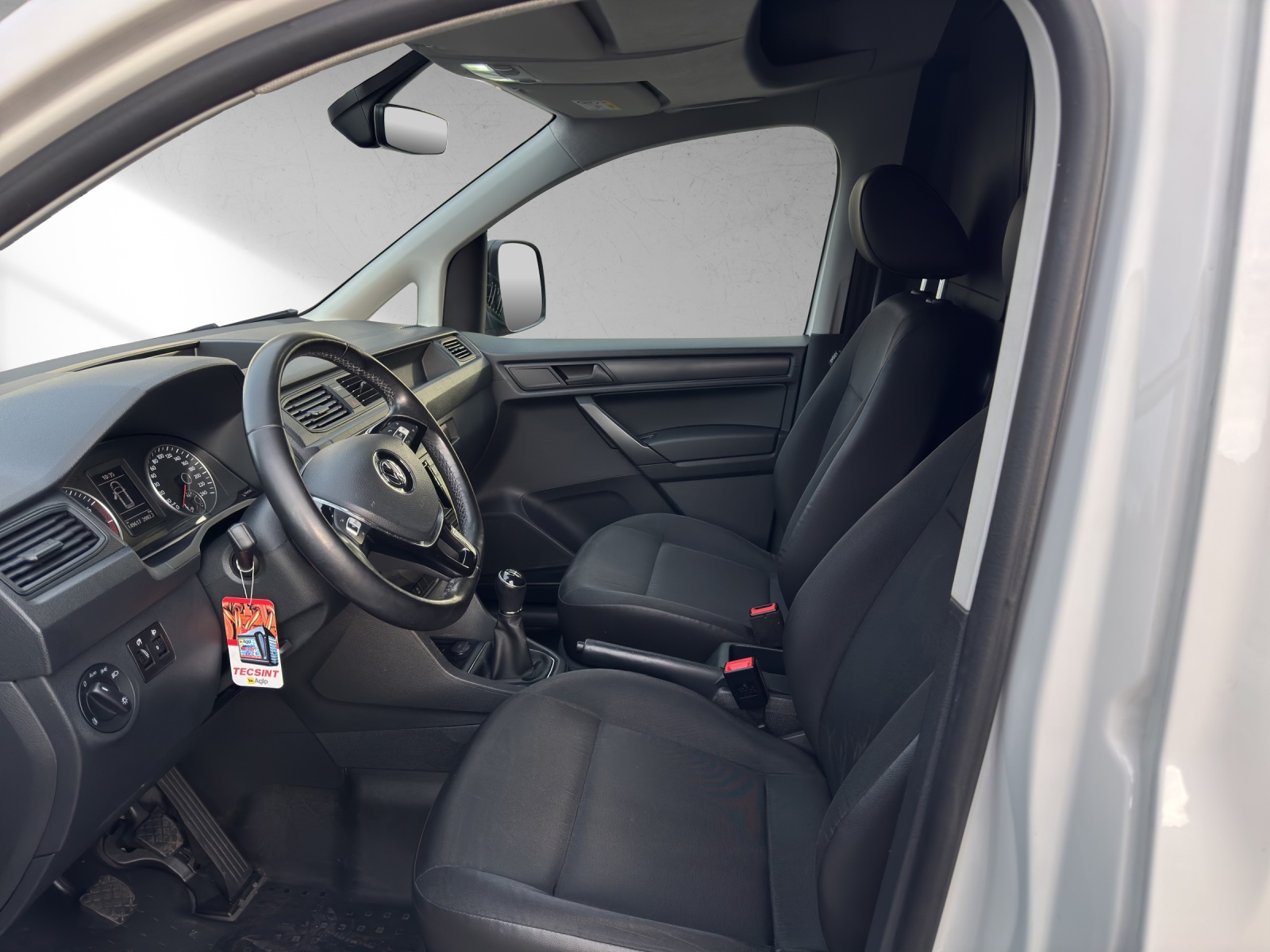 VW Caddy 1.2 TSI Entry BlueMotion Technology-image-8