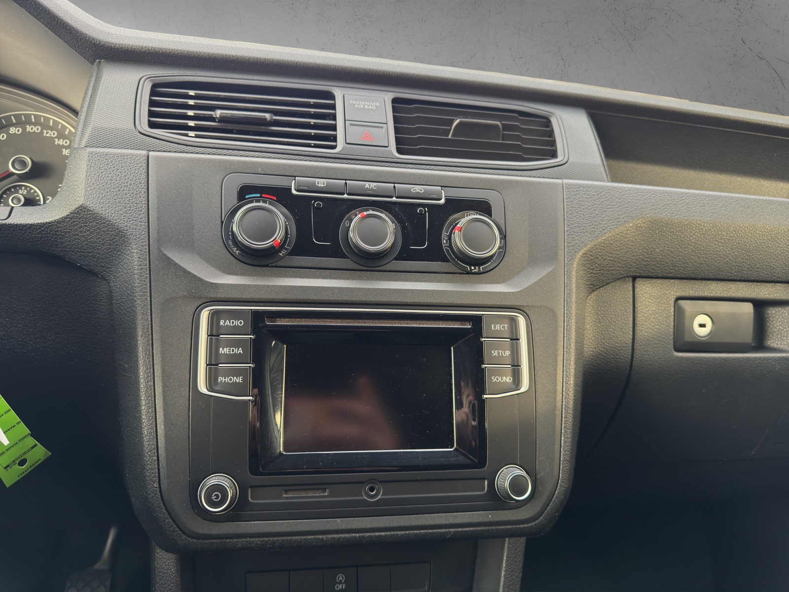 VW Caddy 1.2 TSI Entry BlueMotion Technology-image-12