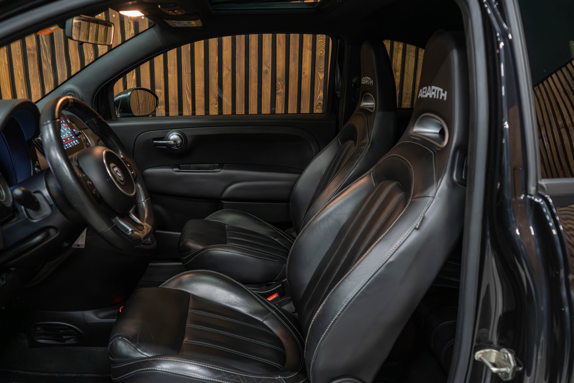 FIAT 595 Abarth 1.4 T-Jet 165 Turismo-image-13