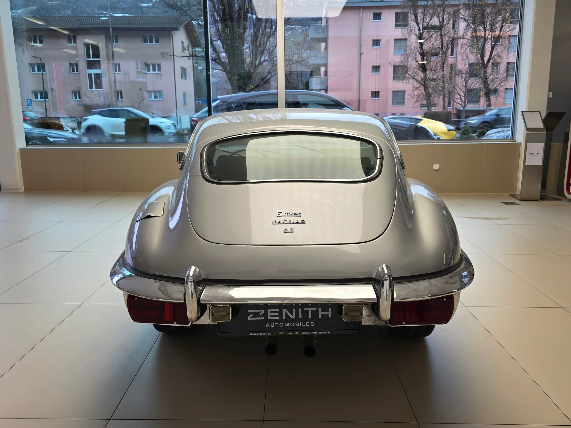 JAGUAR E Type XKE-image-5