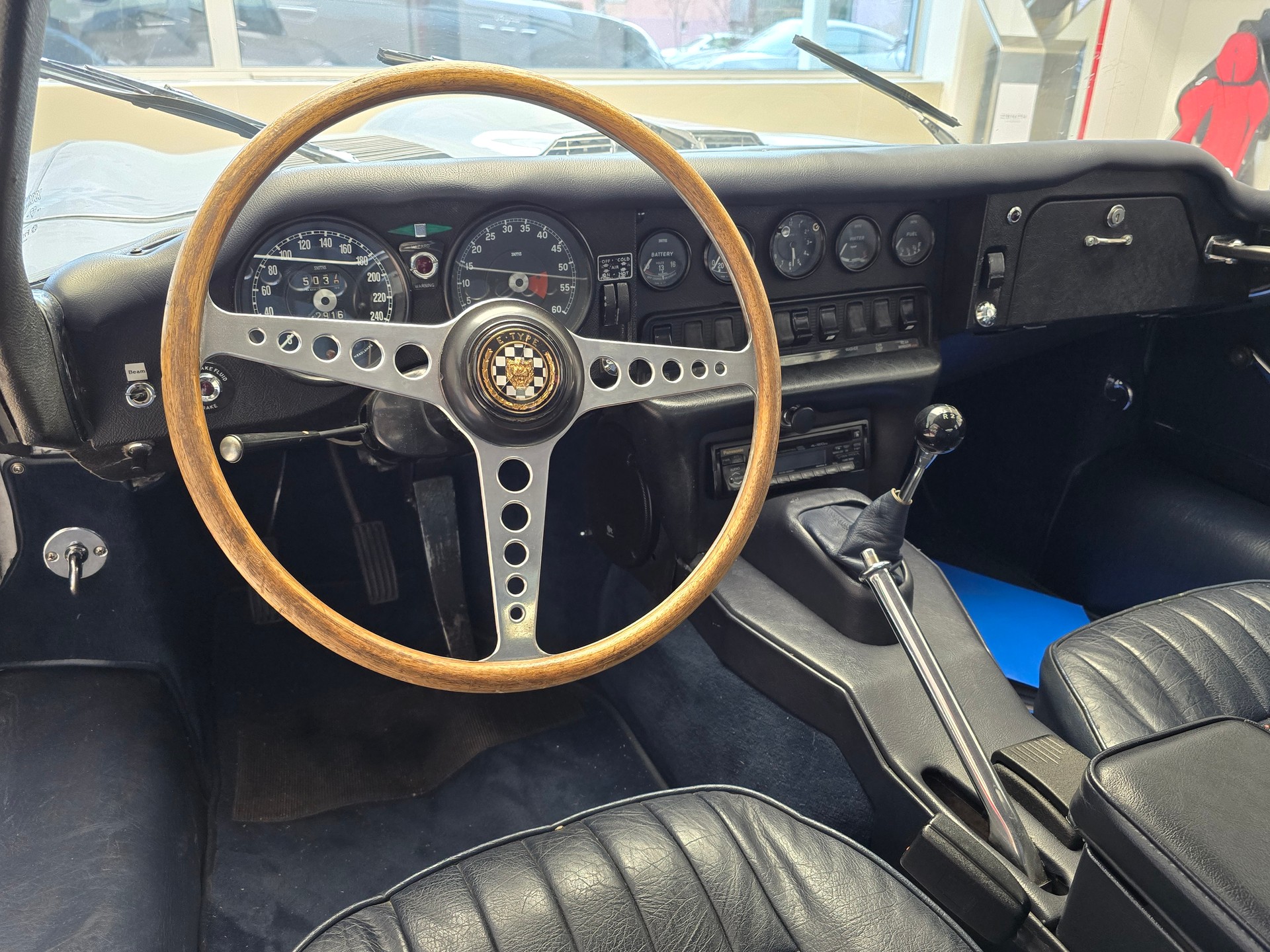 JAGUAR E Type XKE-image-10