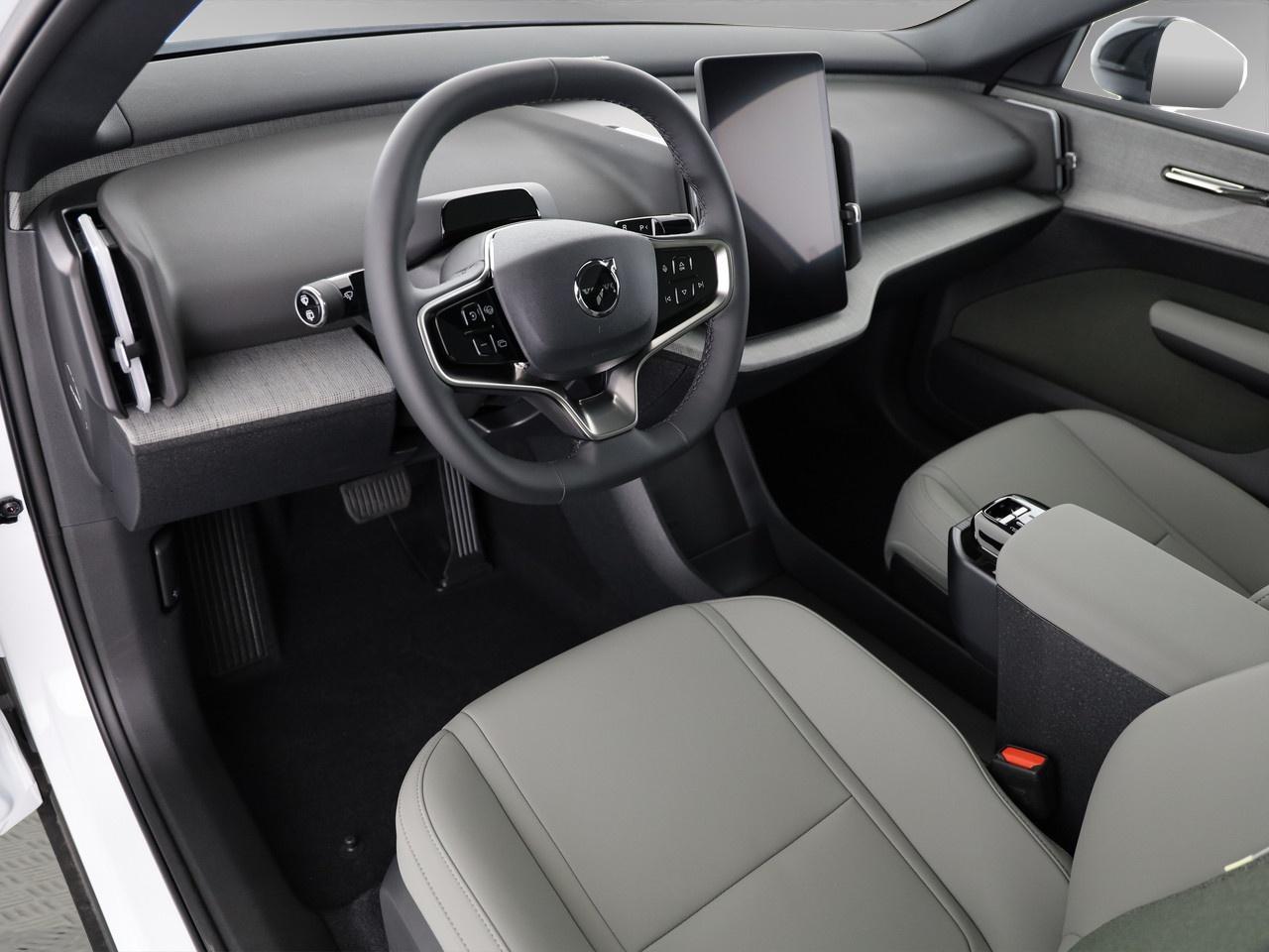 VOLVO EX30 E60 Twin Ultra Performance AWD-image-6