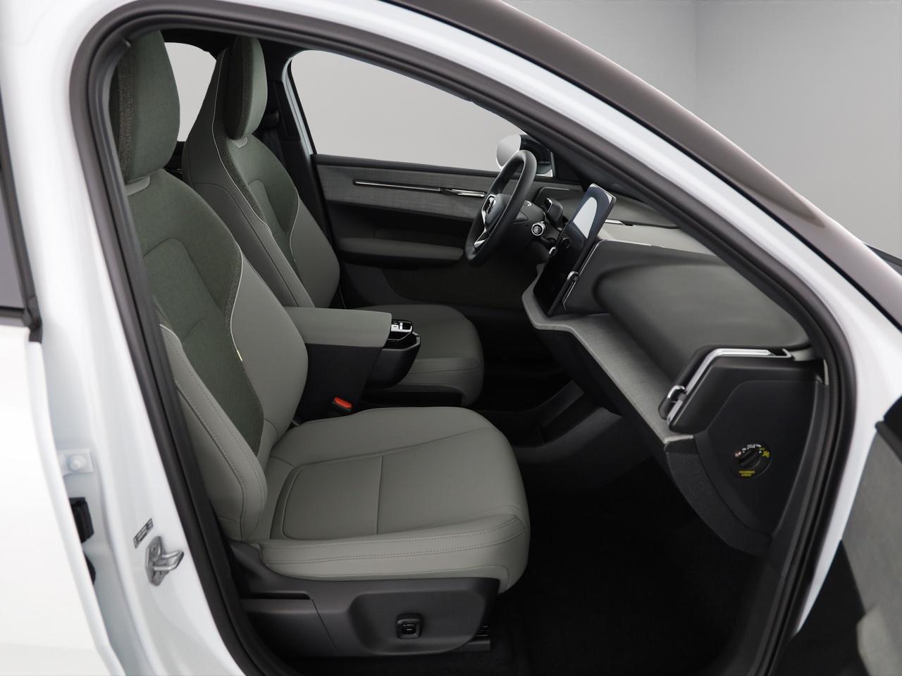 VOLVO EX30 E60 Twin Ultra Performance AWD-image-7