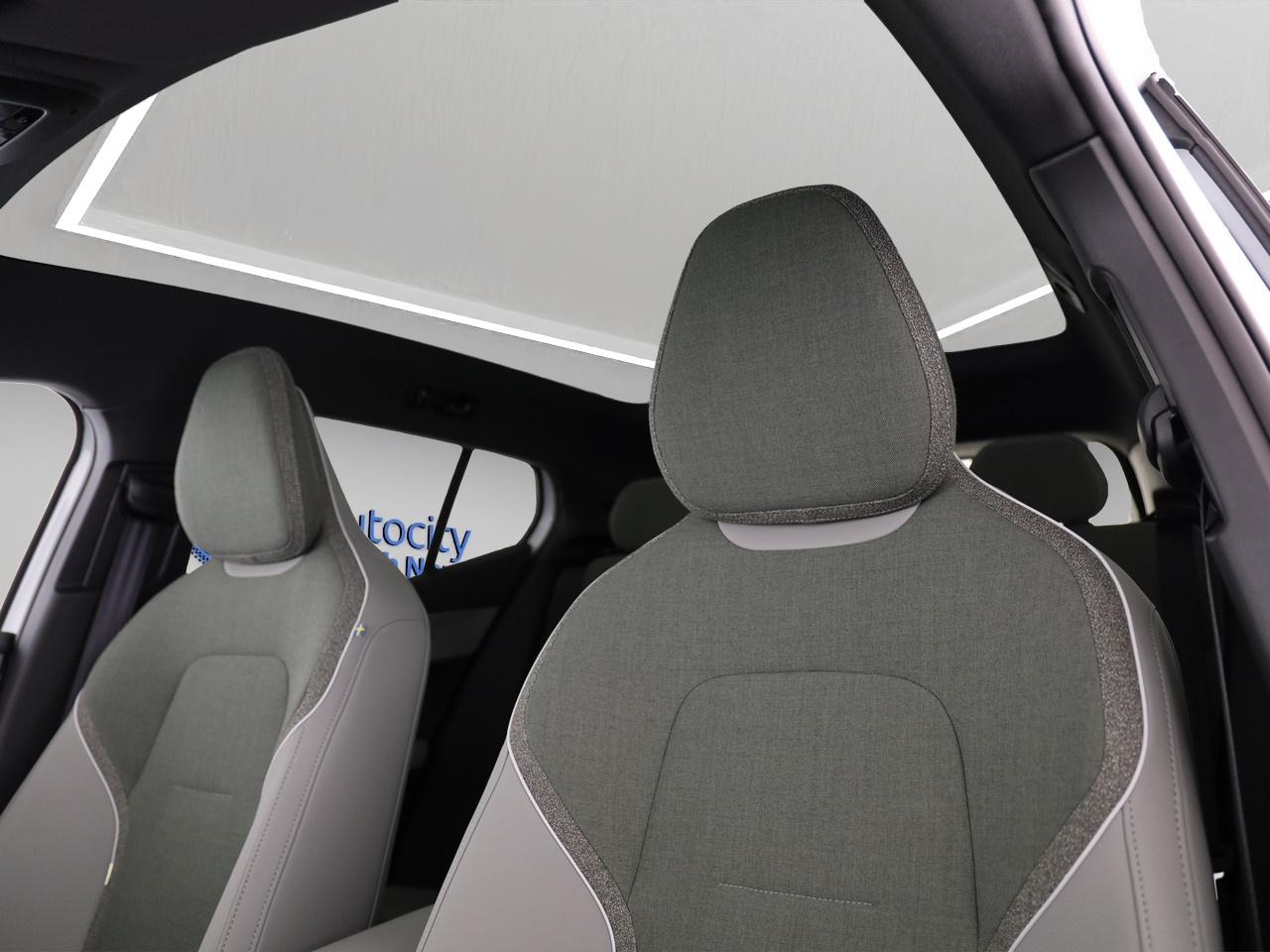 VOLVO EX30 E60 Twin Ultra Performance AWD-image-9