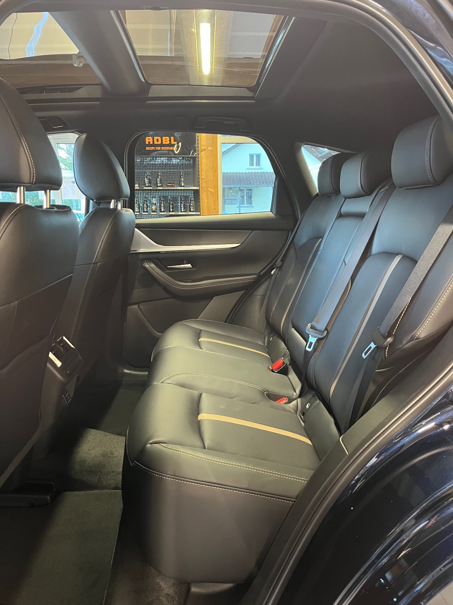 MAZDA CX-60 e-Skyactiv PHEV 327 AWD Homura Plus-image-7