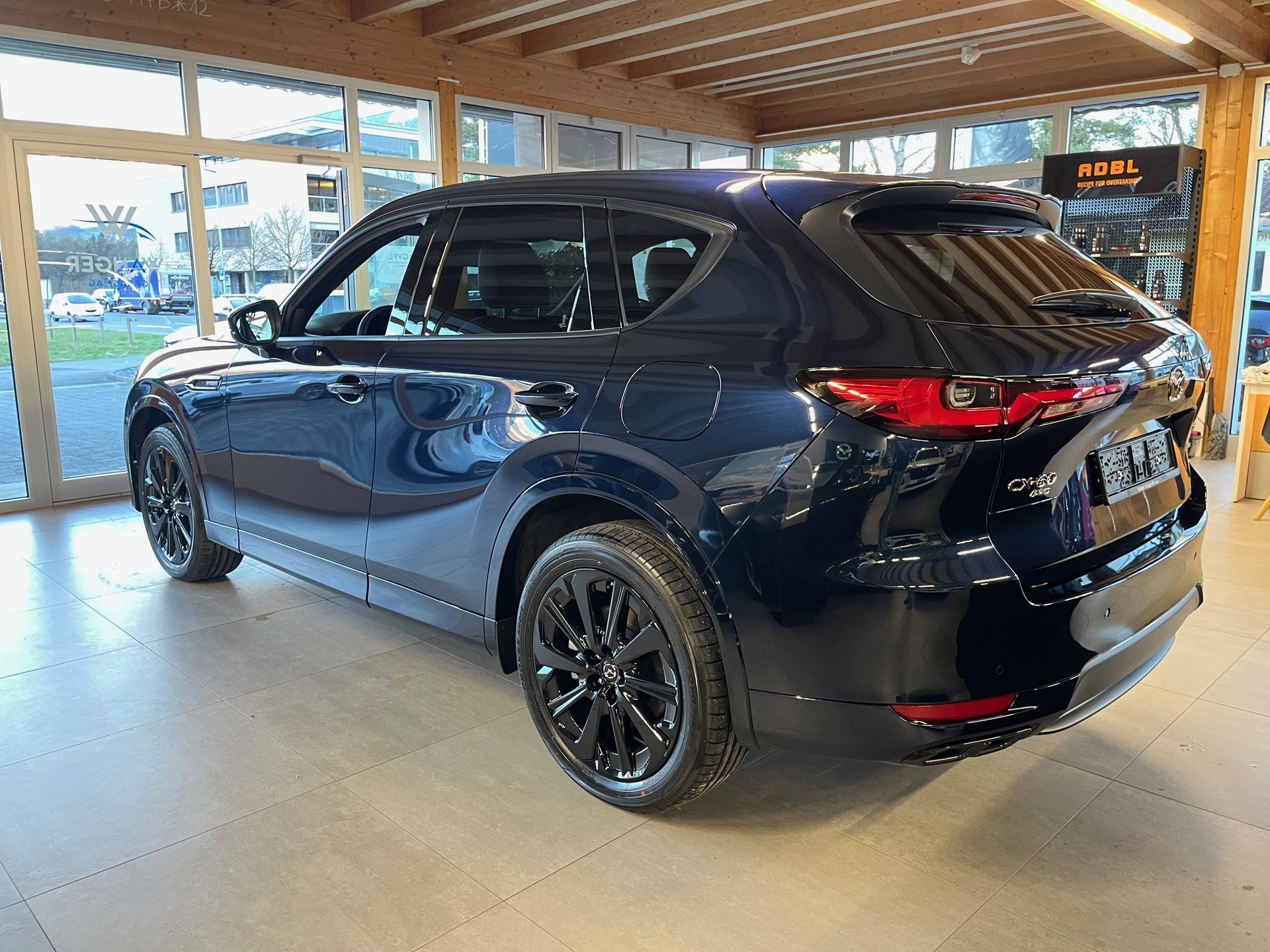 MAZDA CX-60 e-Skyactiv PHEV 327 AWD Homura Plus-image-4