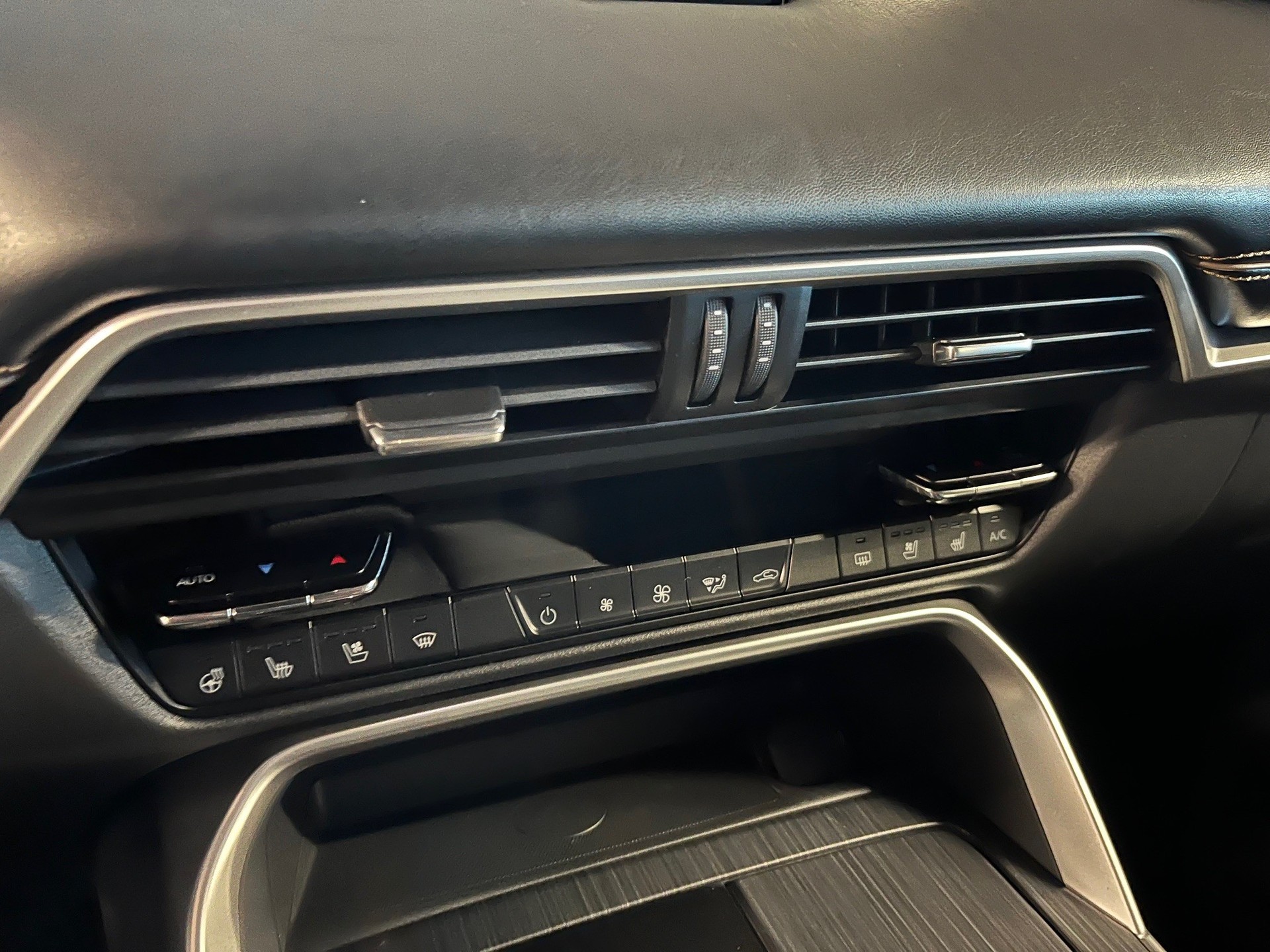 MAZDA CX-60 e-Skyactiv PHEV 327 AWD Homura Plus-image-11