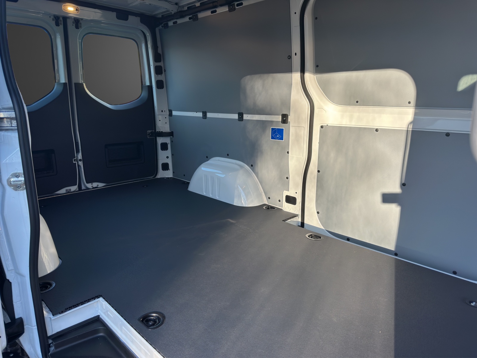 MERCEDES-BENZ Sprinter 319 CDI Standard 9G-TRONIC-image-9