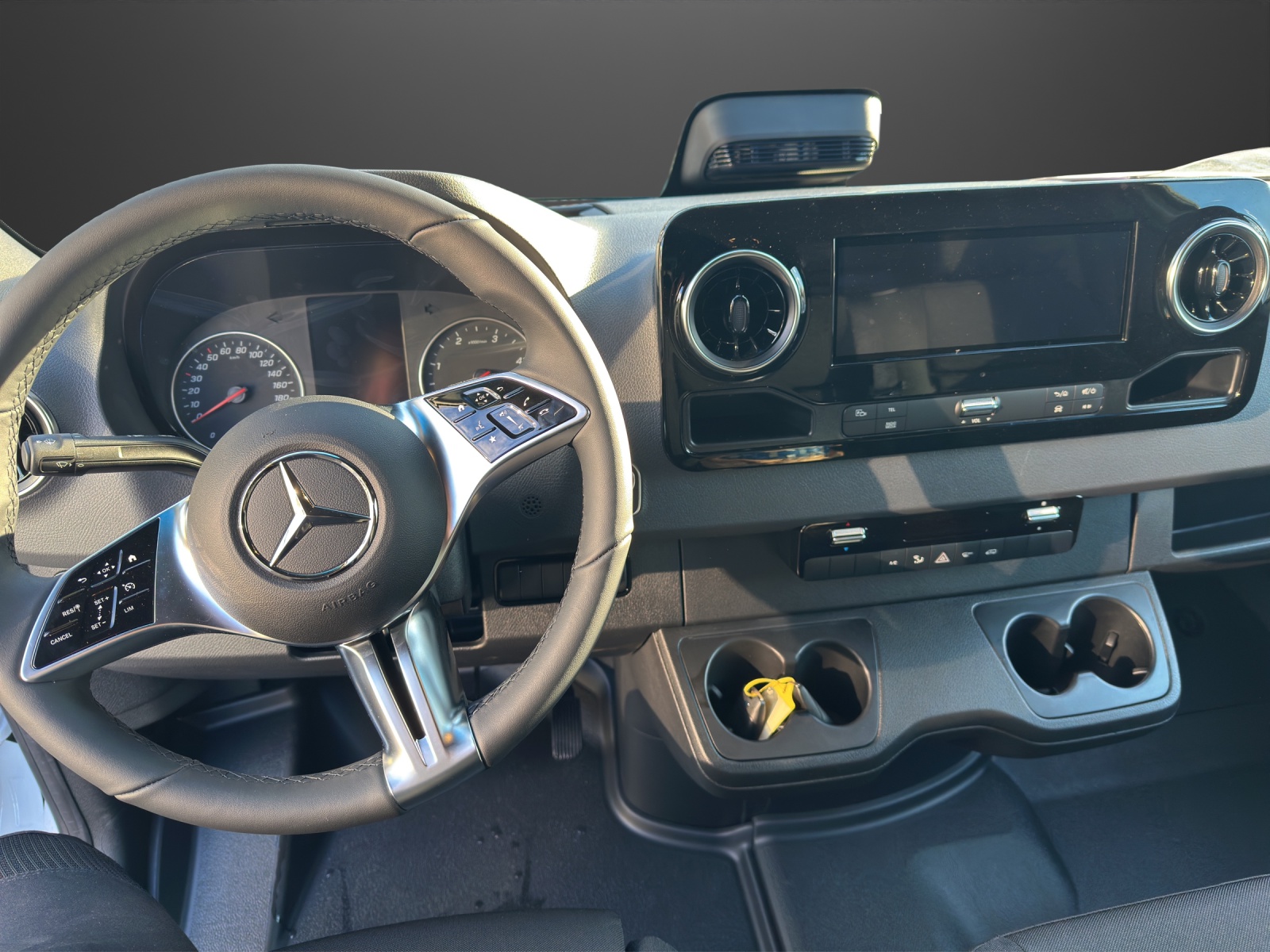 MERCEDES-BENZ Sprinter 319 CDI Standard 9G-TRONIC-image-8