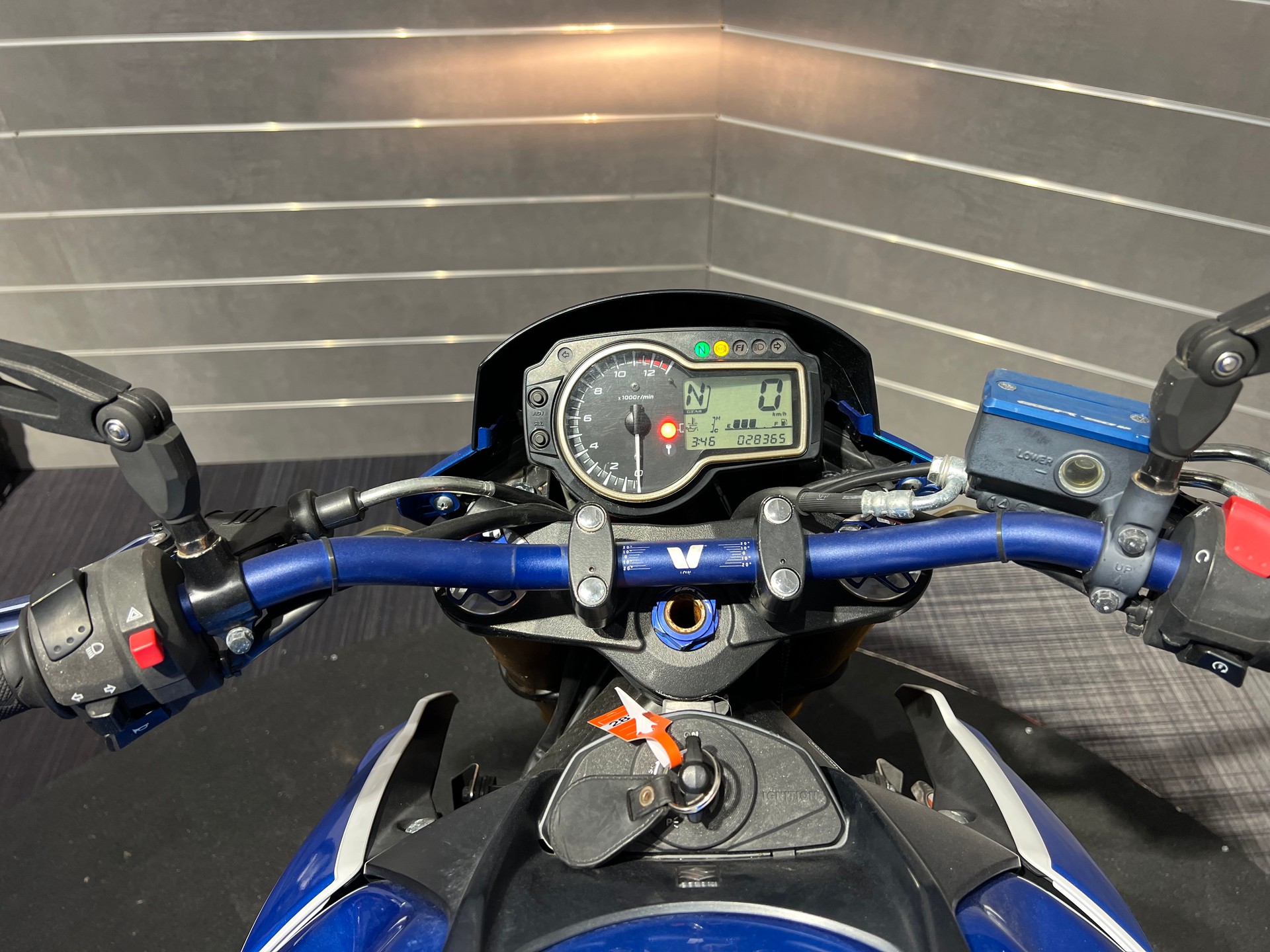 SUZUKI GSR 750 ABS-image-14