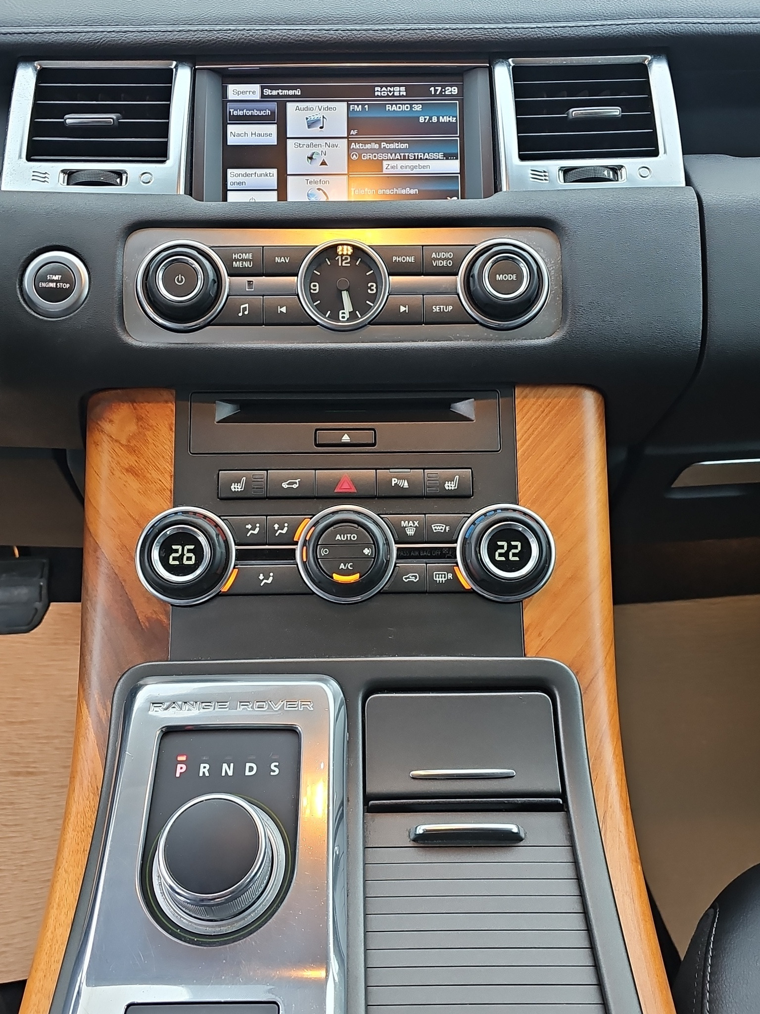 LAND ROVER Range Rover Sport 3.0 TDV6 HSE Automatic-image-15