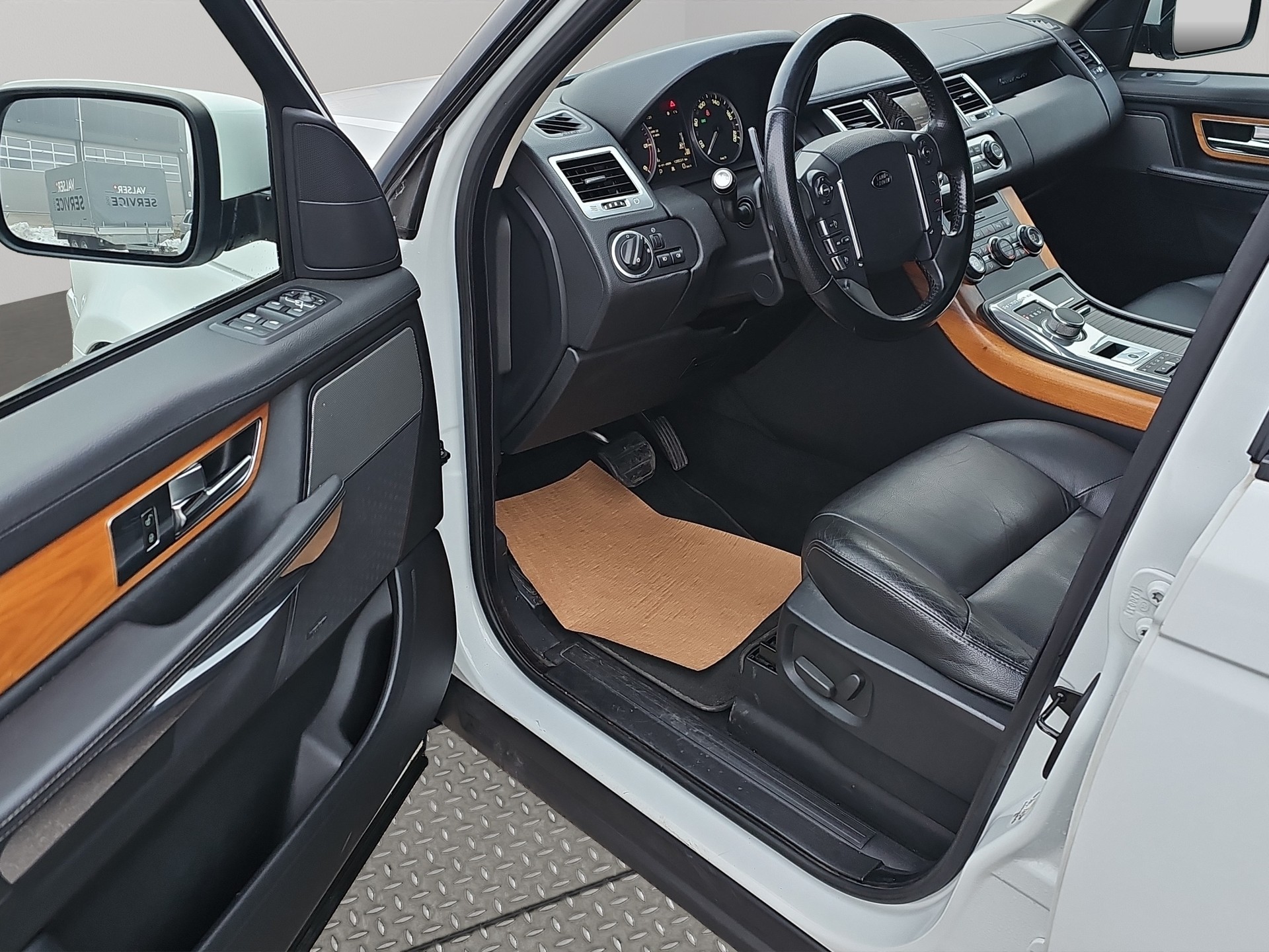 LAND ROVER Range Rover Sport 3.0 TDV6 HSE Automatic-image-9