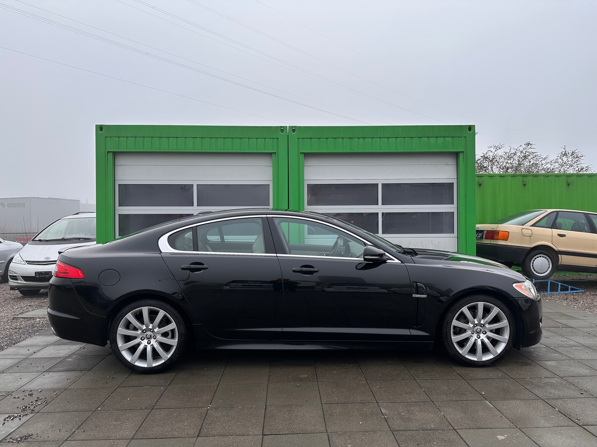 JAGUAR XF 3.0d S V6 Premium Luxury-image-9