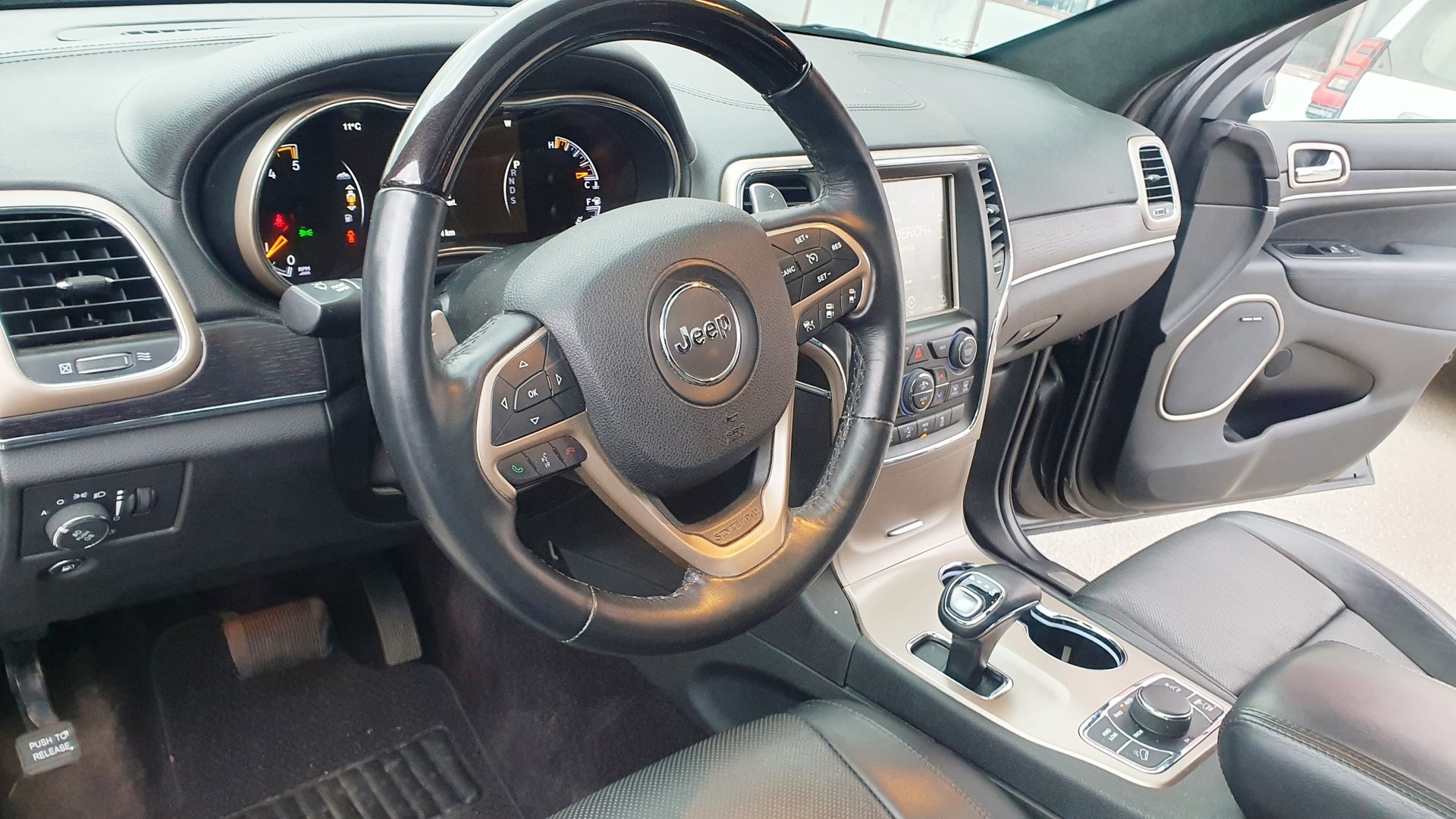 JEEP Grand Cherokee 3.0 CRD Summit Automatic-image-9