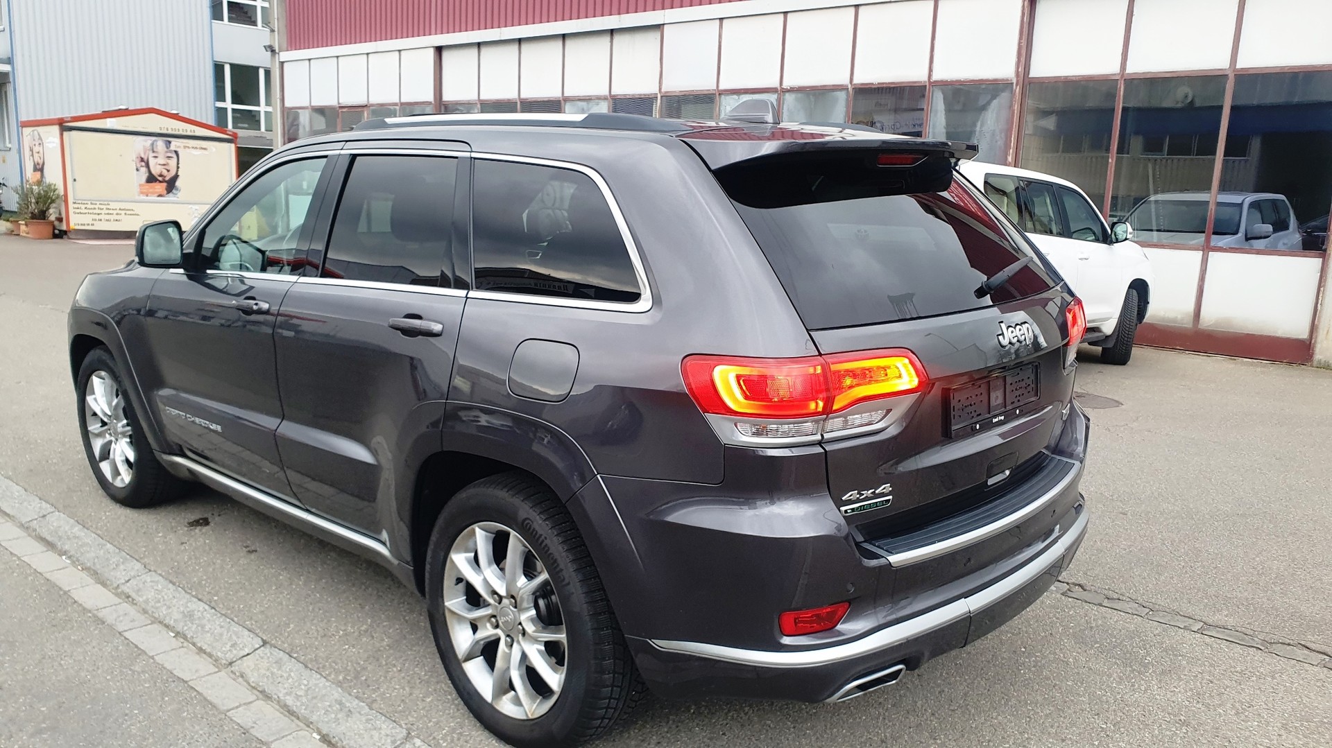 JEEP Grand Cherokee 3.0 CRD Summit Automatic-image-4