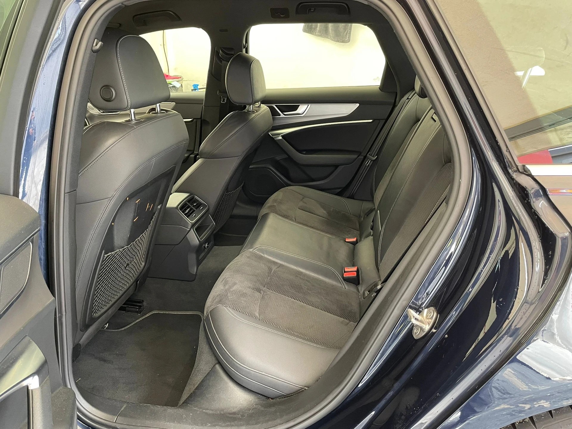 AUDI A6 Avant 2.0 40 TDI Sport quattro S-Tronic-image-7