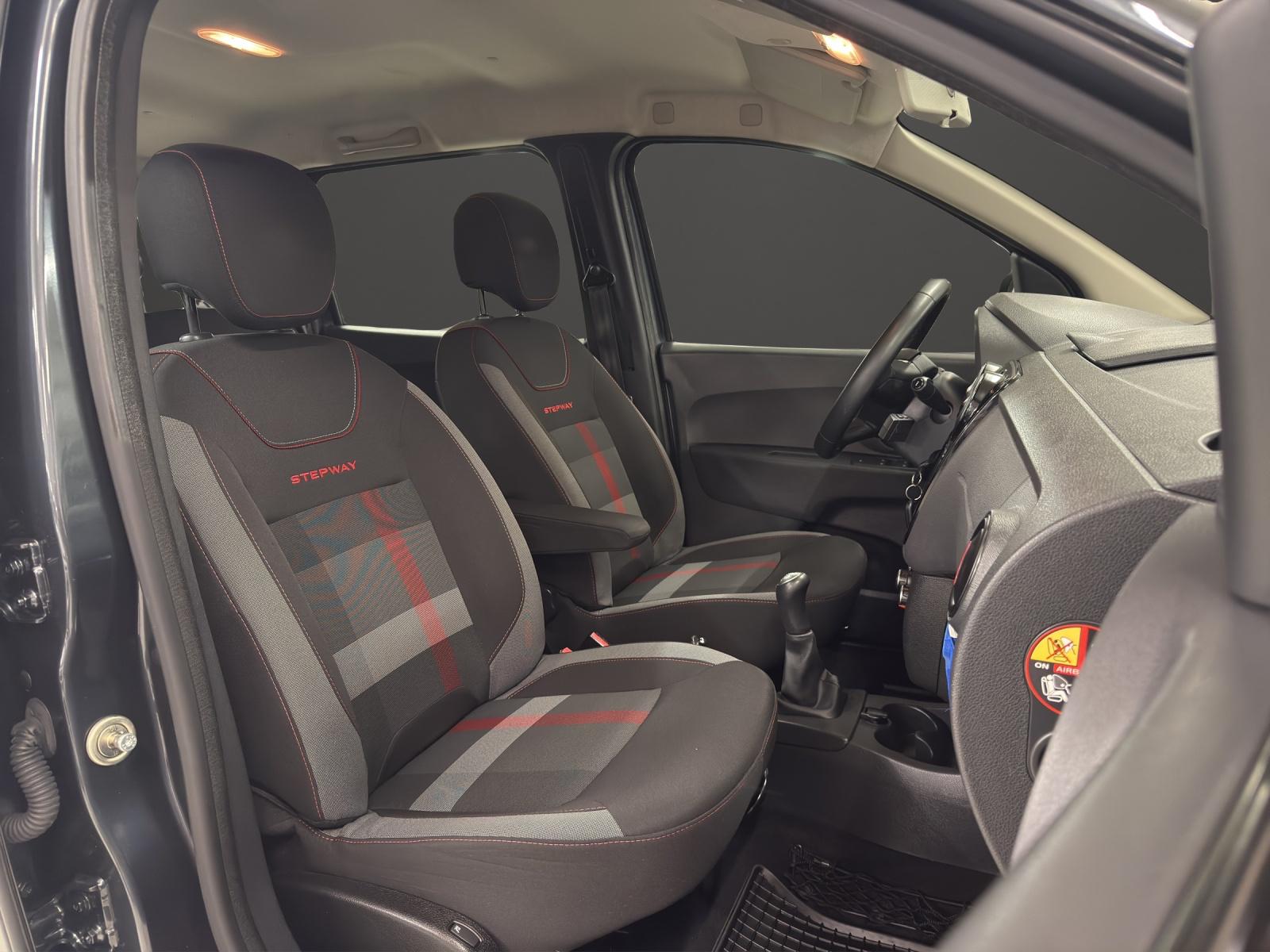 DACIA Lodgy 1.6 Stepway 7PL-image-7