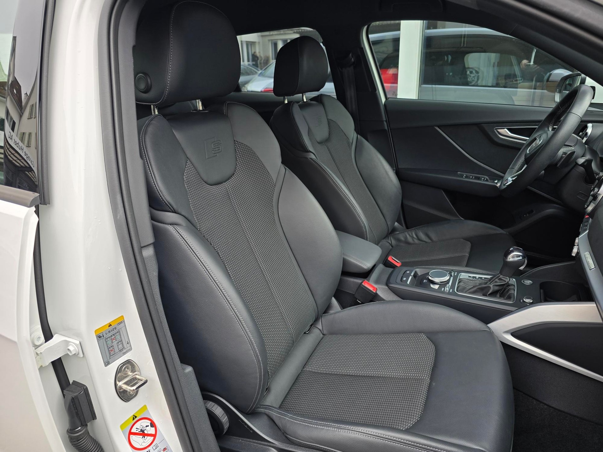 AUDI Q2 40 TFSI S line Attraction quattro S-tronic-image-7