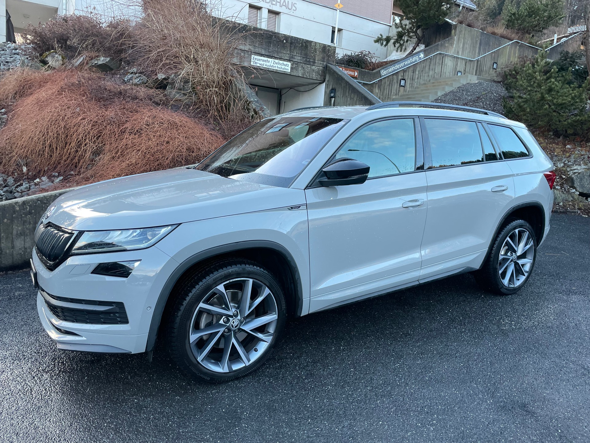 SKODA Kodiaq 2.0 TDI SCR SportLine 4x4 DSG-image-1