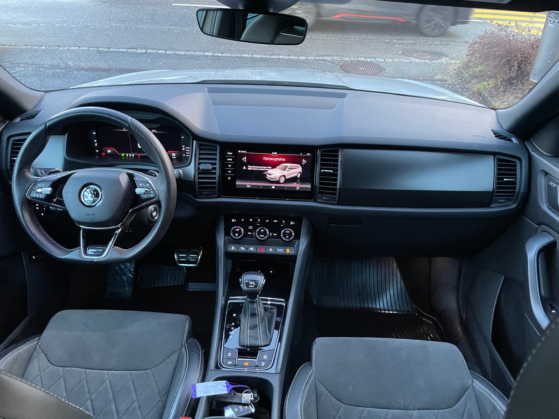 SKODA Kodiaq 2.0 TDI SCR SportLine 4x4 DSG-image-9