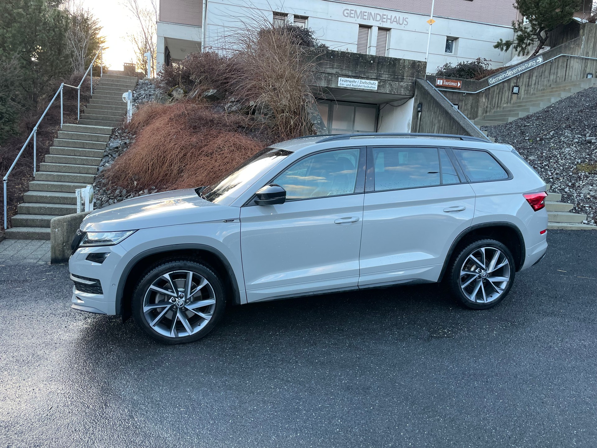 SKODA Kodiaq 2.0 TDI SCR SportLine 4x4 DSG-image-2