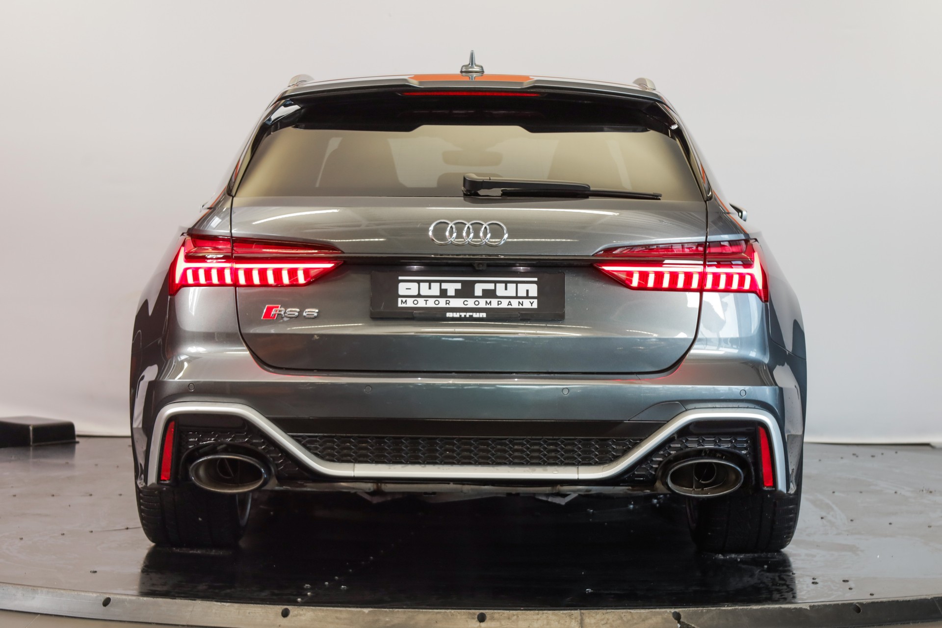 AUDI RS6 Avant 4.0 TFSI V8 quattro-image-3