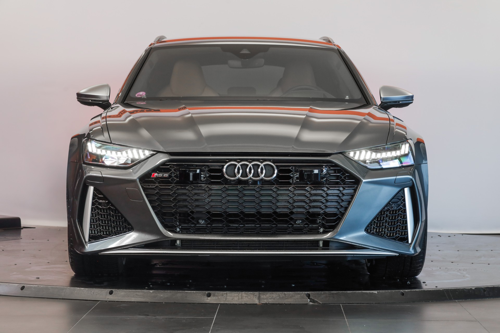 AUDI RS6 Avant 4.0 TFSI V8 quattro-image-2