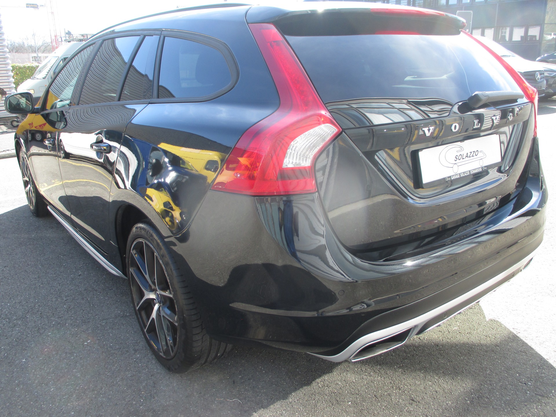 VOLVO V60 D4 AWD Geartronic-image-5