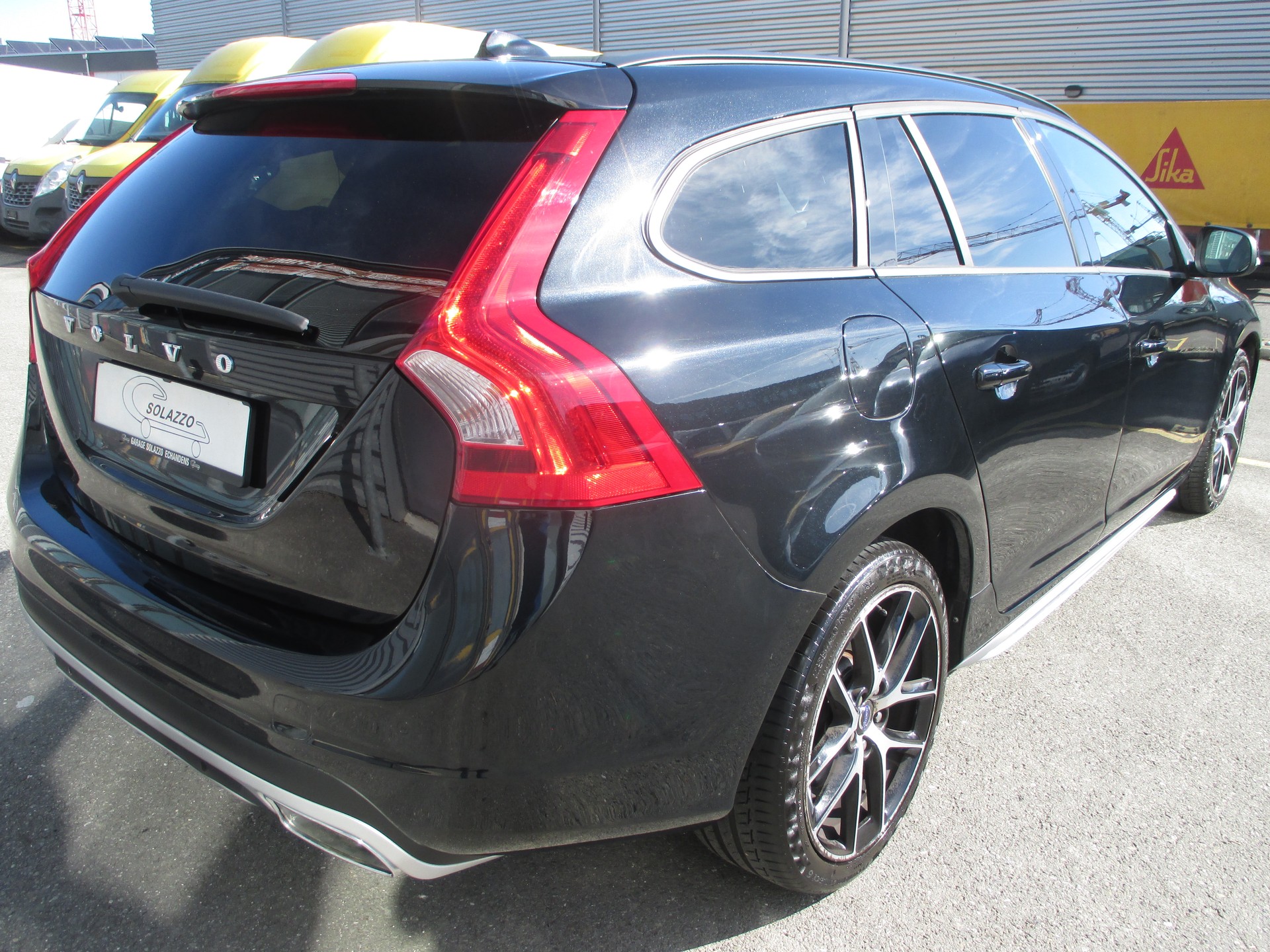 VOLVO V60 D4 AWD Geartronic-image-3
