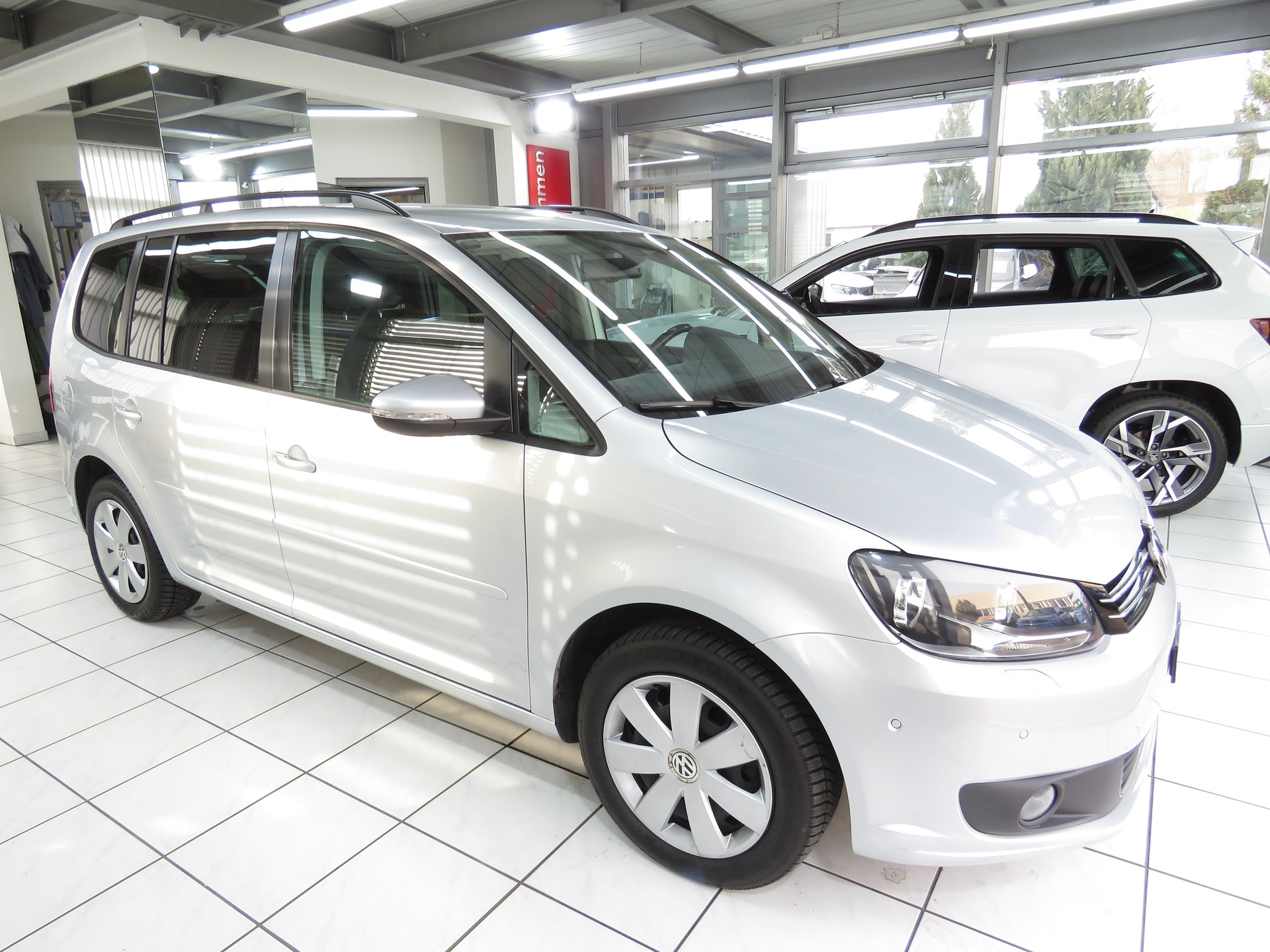 VW Touran 1.4 TSI Comfortline DSG-image-2