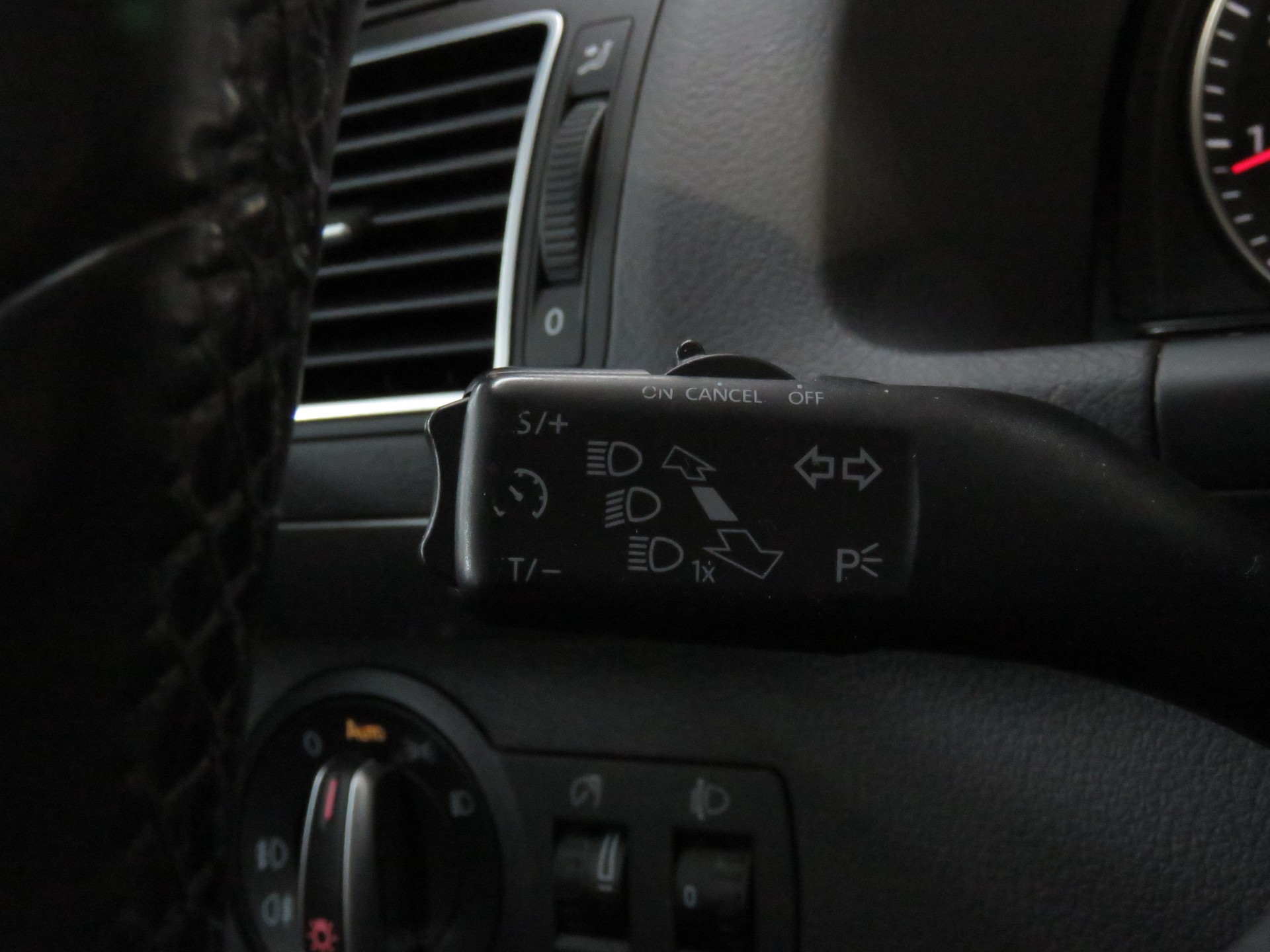 VW Touran 1.4 TSI Comfortline DSG-image-16