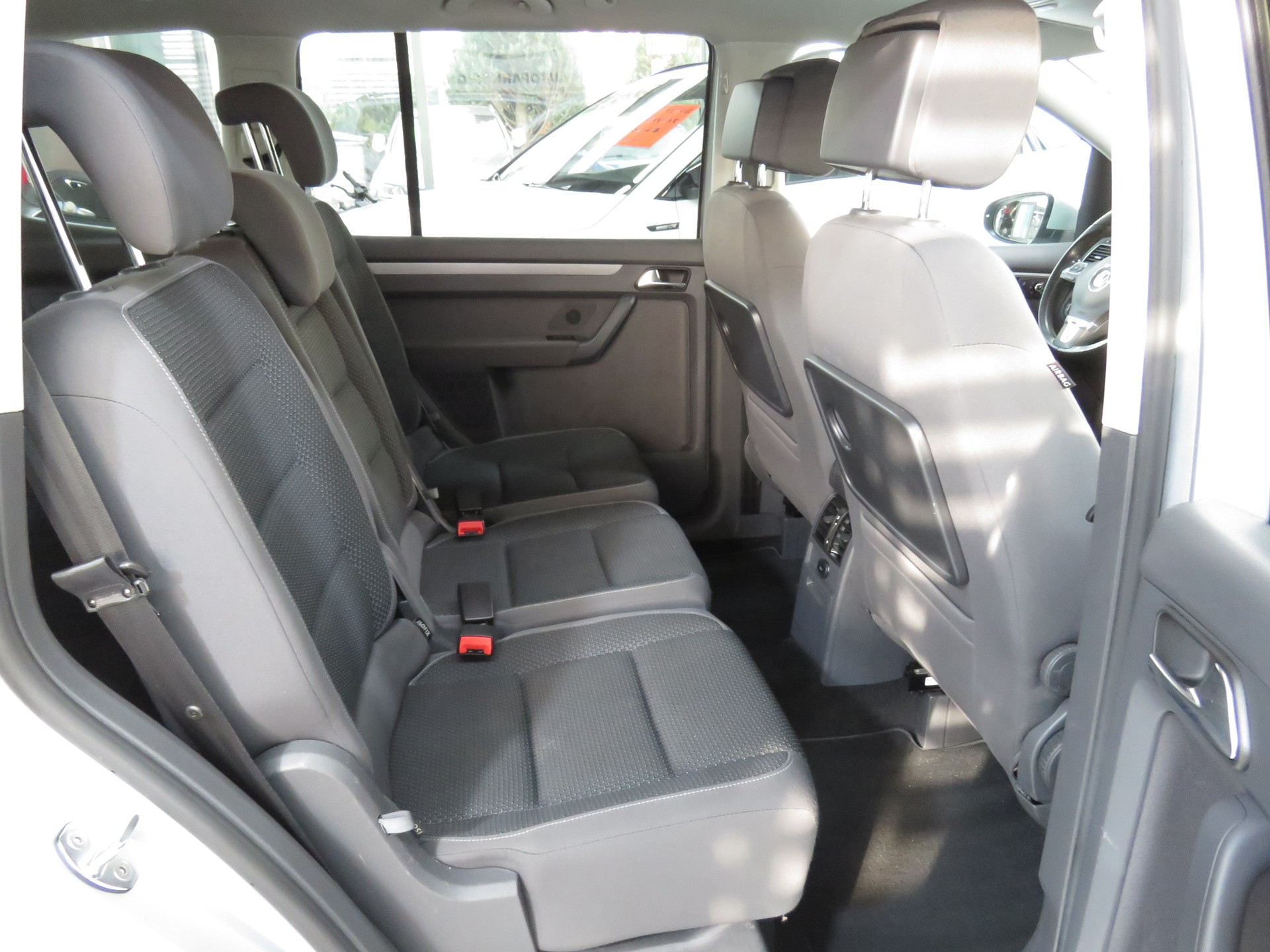 VW Touran 1.4 TSI Comfortline DSG-image-12